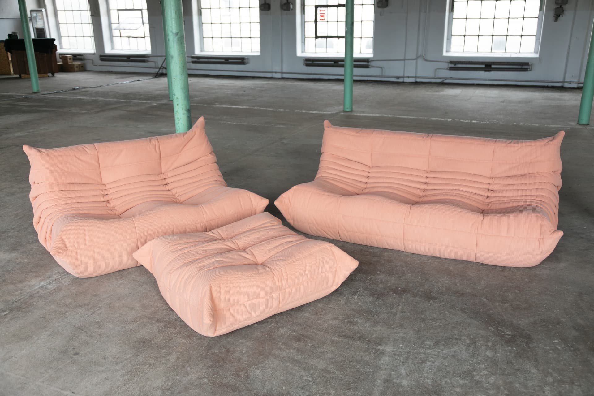 Sofa Togo dwuosobowa, cord różowy - 144072