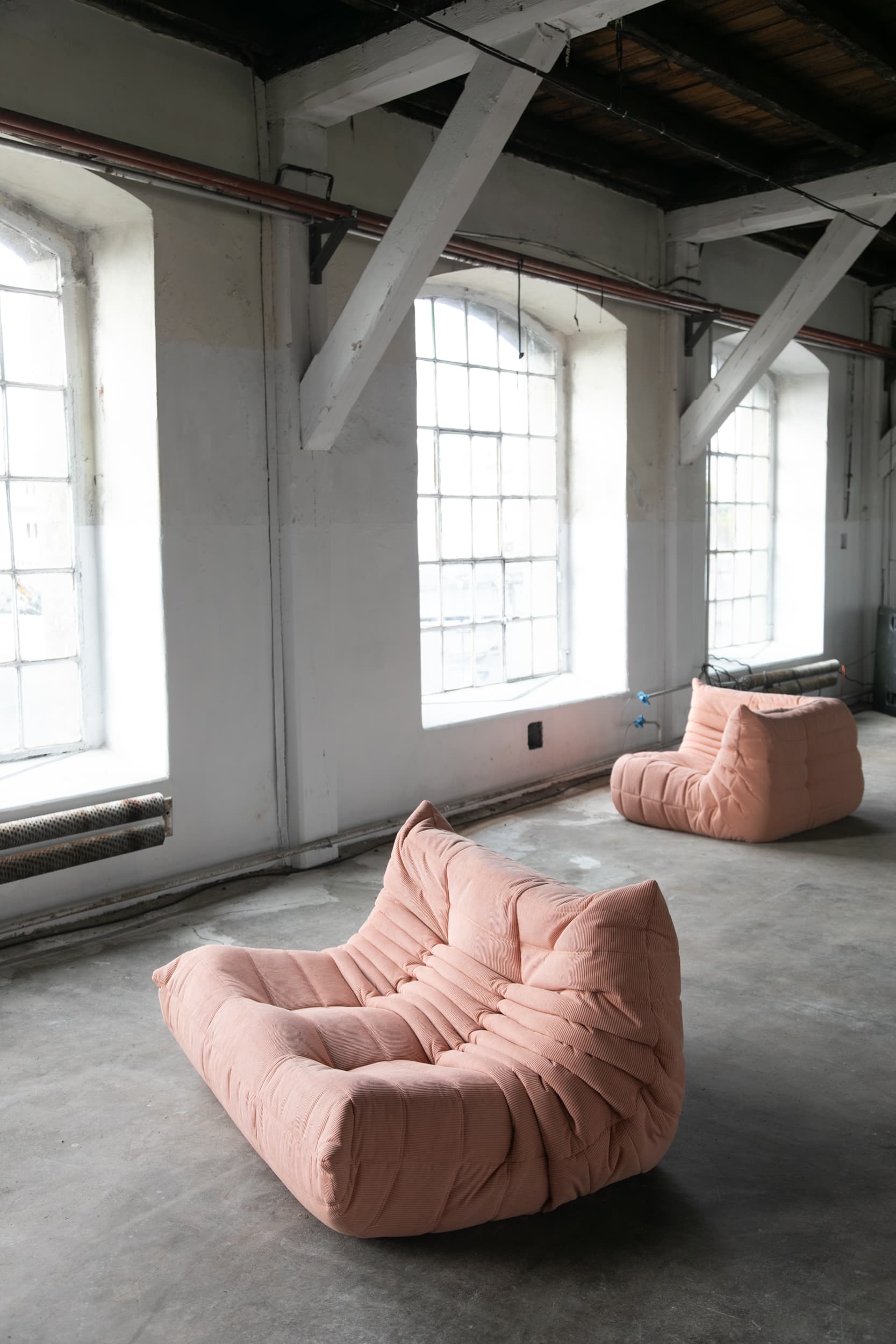 Sofa Togo dwuosobowa, cord różowy - 144063