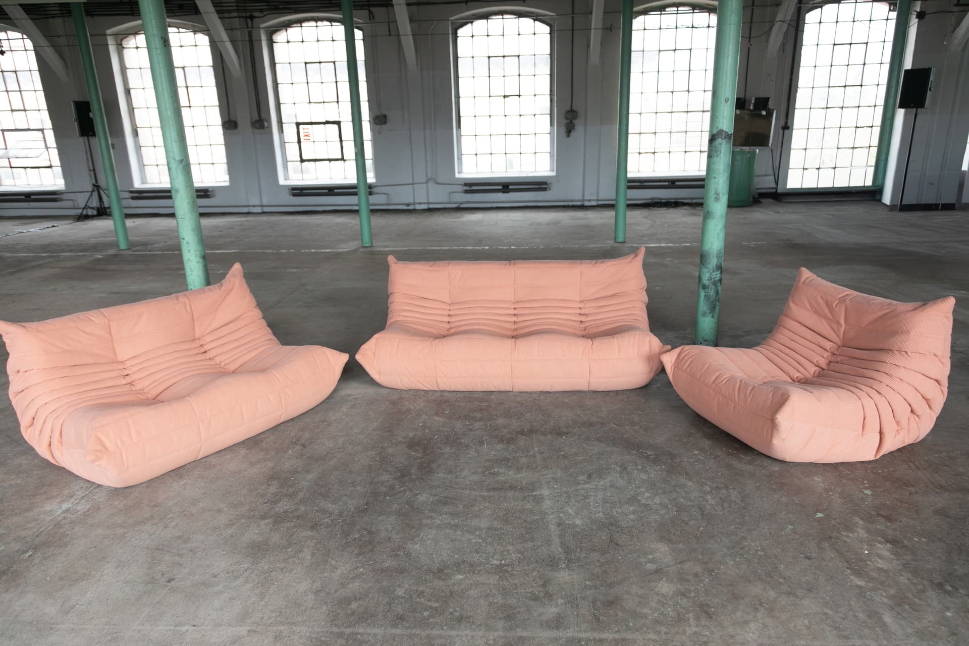 Sofa Togo trzyosobowa, cord różowy - 144092