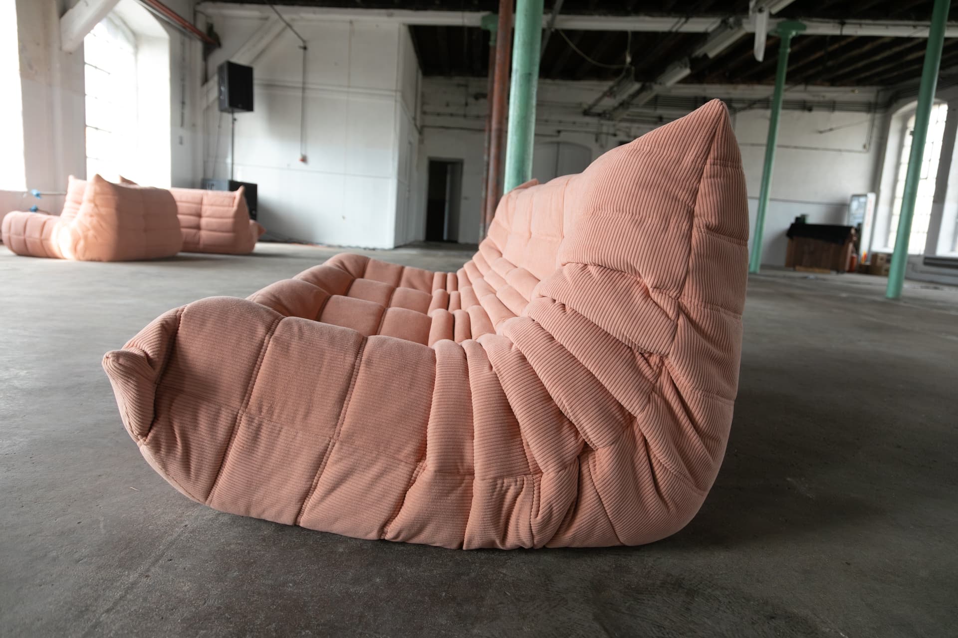 Sofa Togo trzyosobowa, cord różowy - 144089