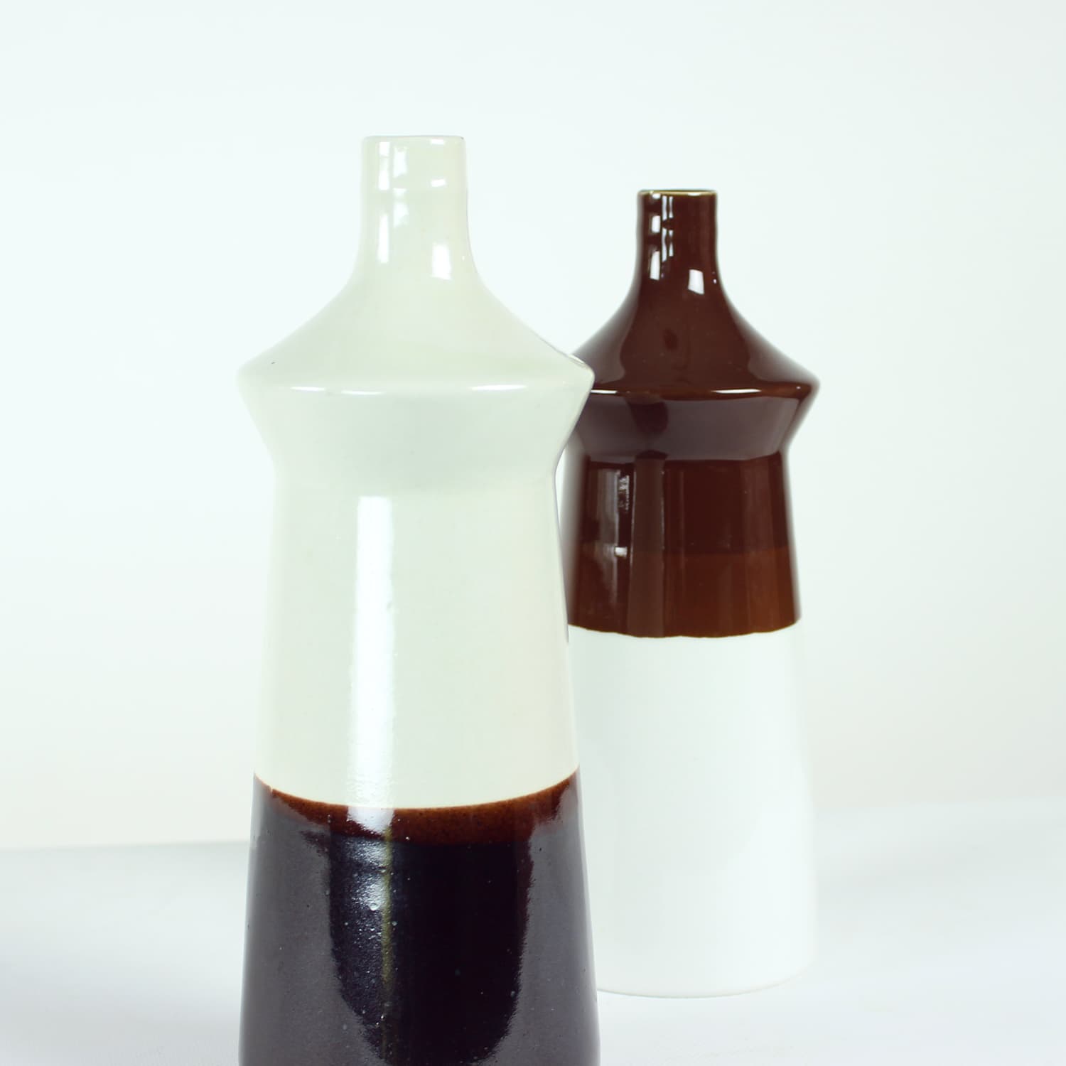 Para wazonów, ceramika biała brązowa, Jamberk, Czechosłowacja, lata 60. - 144193