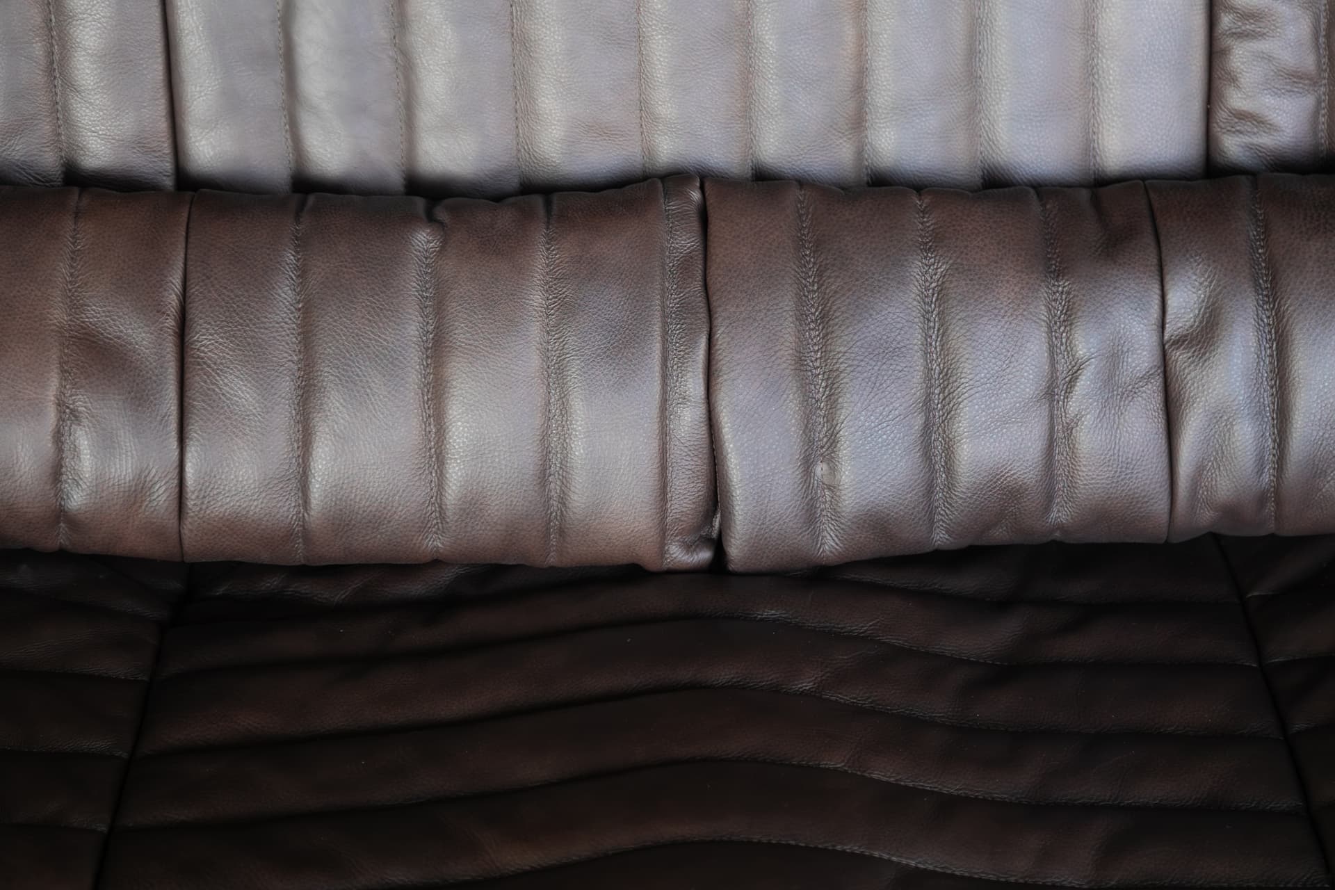 Dwuosobowa sofa Sandra, ciemnobrązowa, proj. A. Hiéronimus, Ligne Roset, lata 70. - 144223