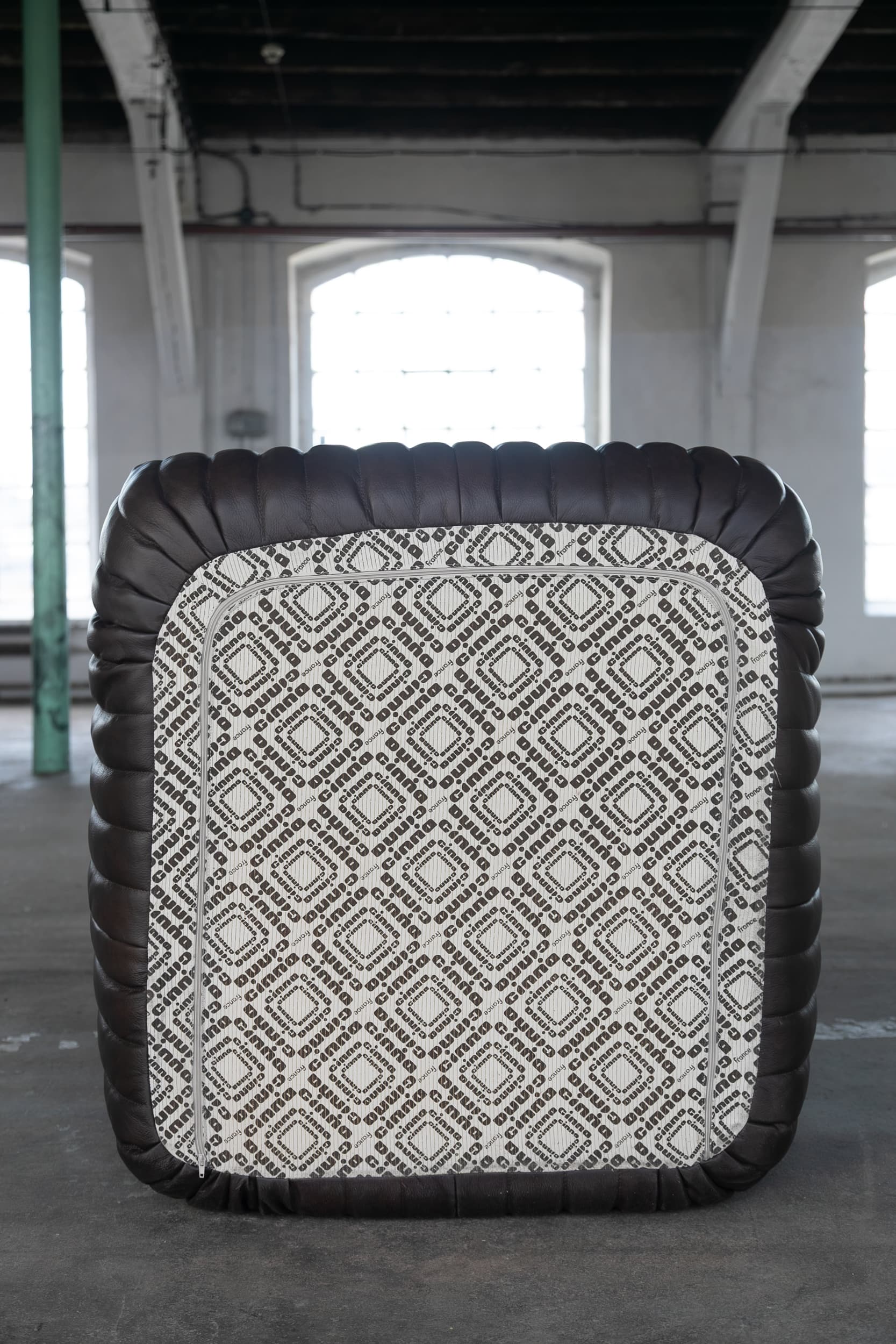 Fotel Sandra, ciemnobrązowy, proj. A. Hiéronimus, Ligne Roset, lata 70. - 144414