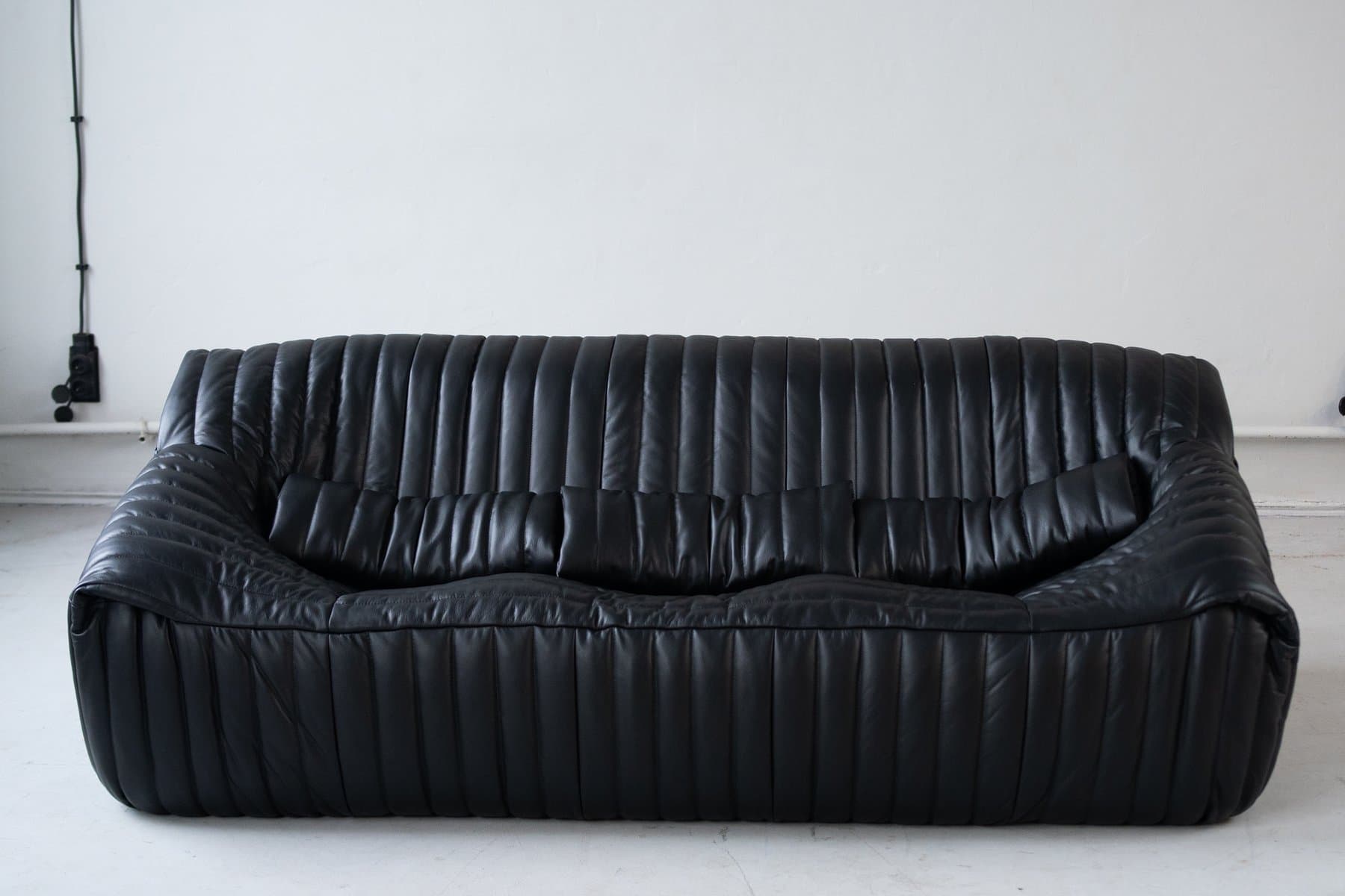 Dwuosobowa sofa Sandra, czarna, proj. A. Hiéronimus, Ligne Roset, lata 70. - 157695