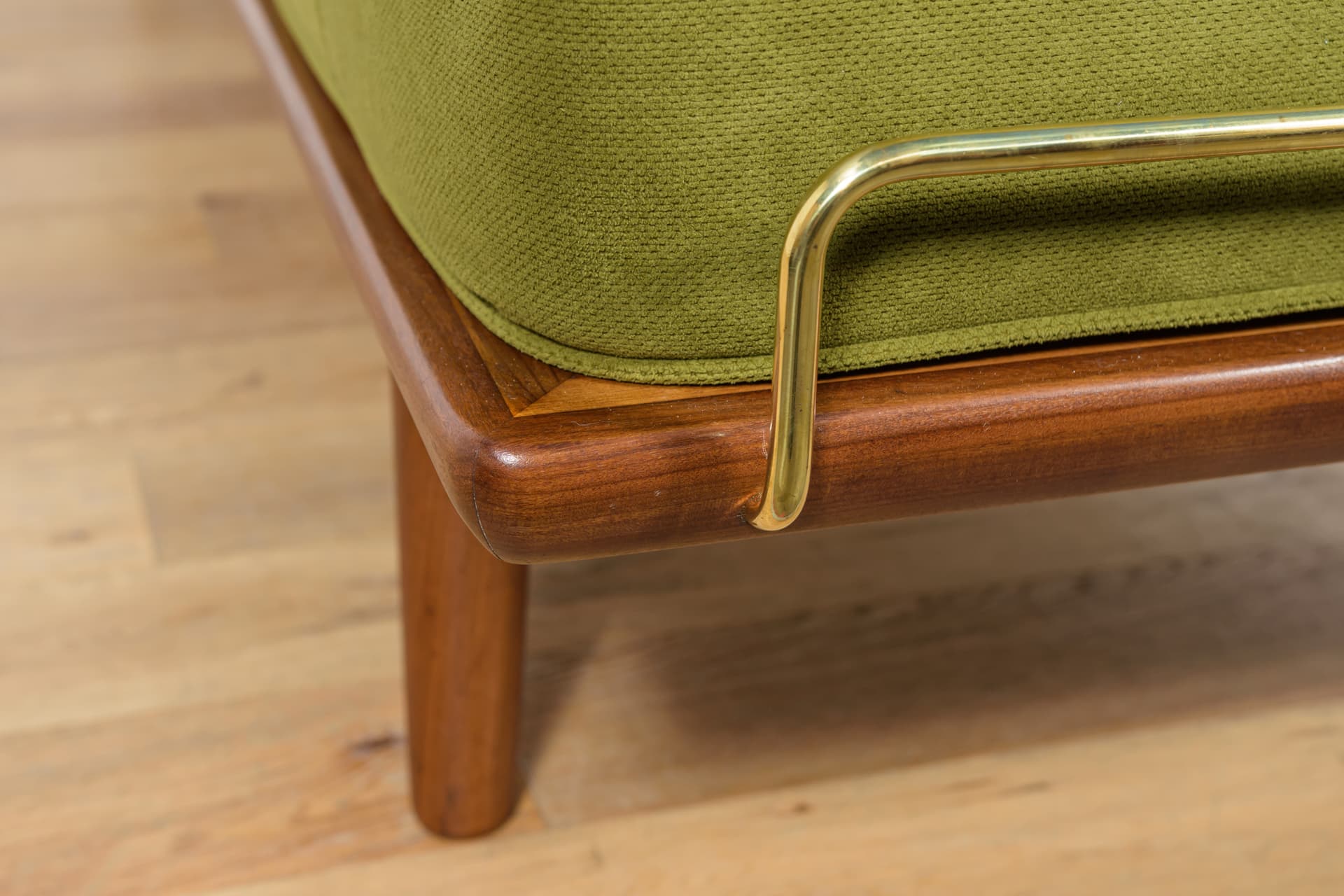 Leżanka Model GE-19, tkanina zielona, teak, proj. H. Wegner, Getama, Dania, lata 50. - 147015
