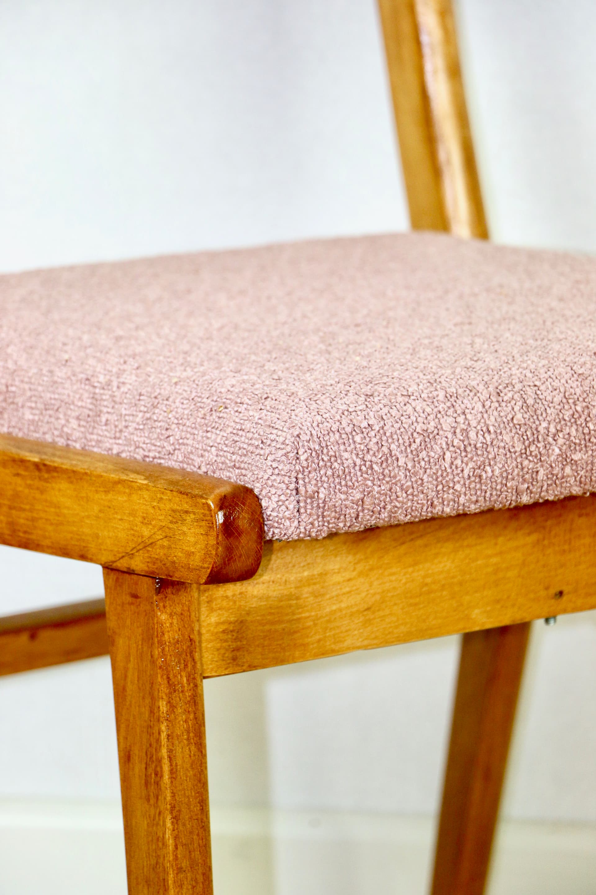 Komplet sześciu krzeseł, różowy, boucle - 147212