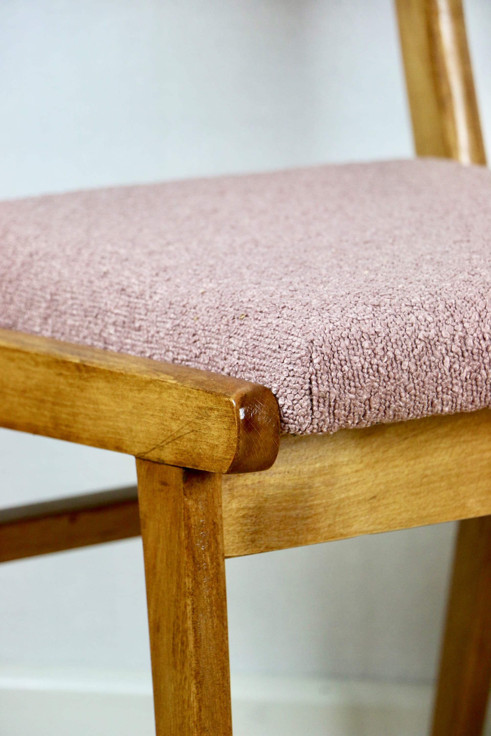 Komplet sześciu krzeseł, różowy, boucle - 147210