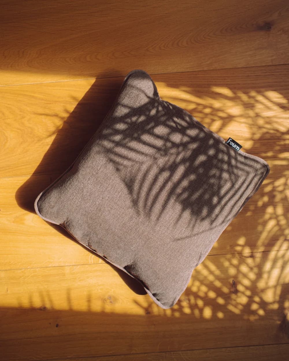 Poduszka Miu, brązowa, 35x35 cm, Feum - 147405