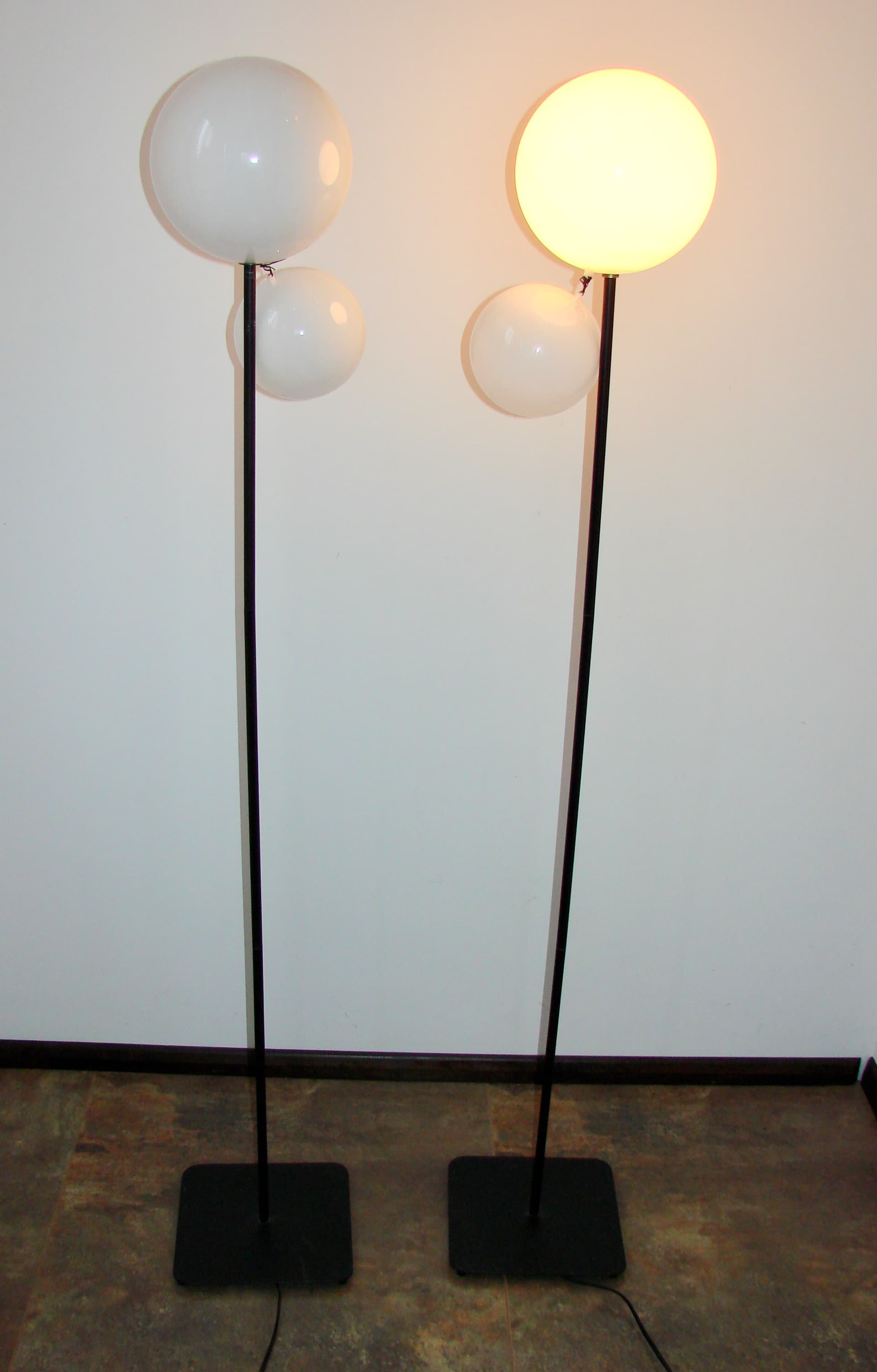 Komplet lamp podłogowych minimalistycznych, czarny, metal, biały, tworzywo, lata 90. - 148188