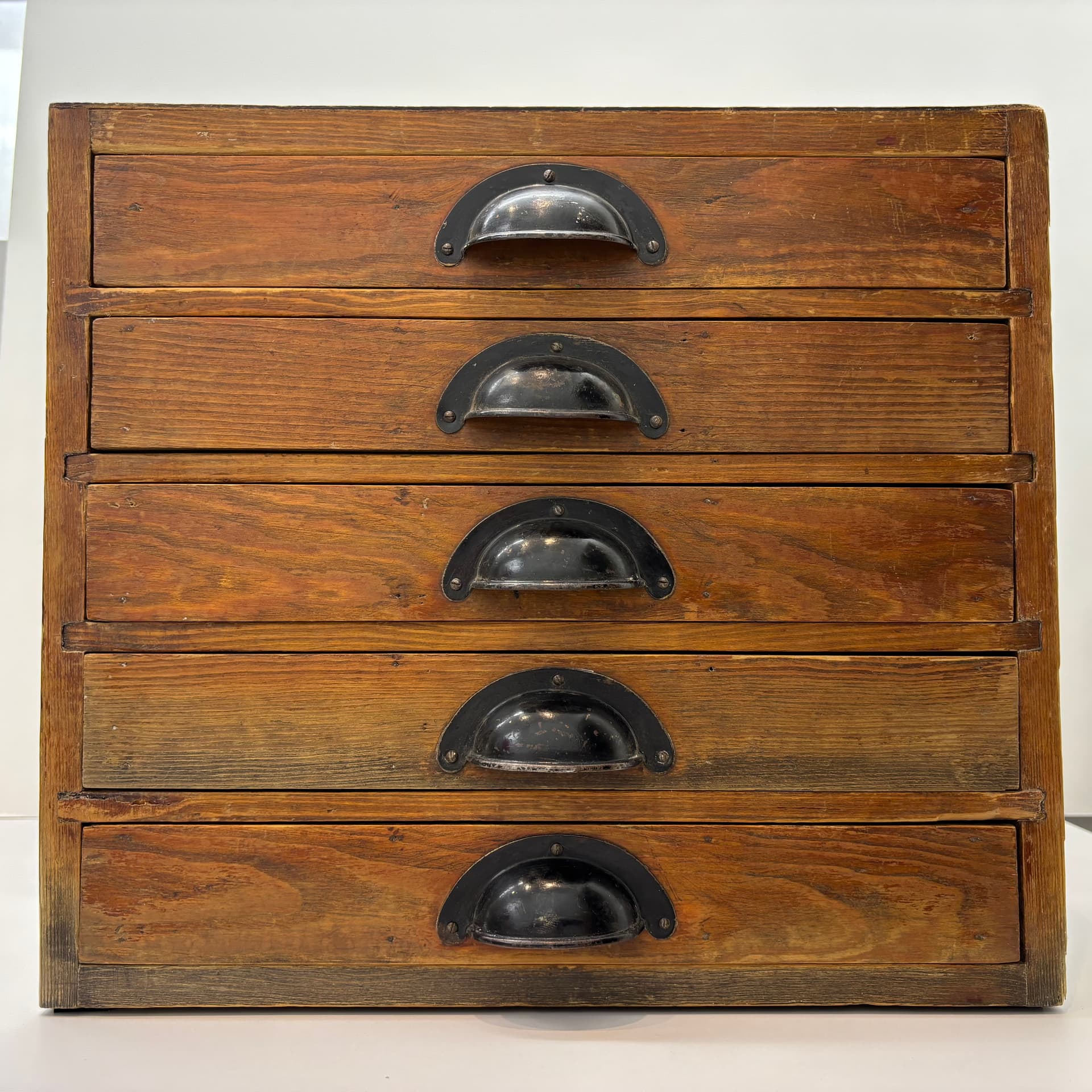 Organizer, brązowy, sosna, sklejka, metal, Niemcy, lata 50. - 149555