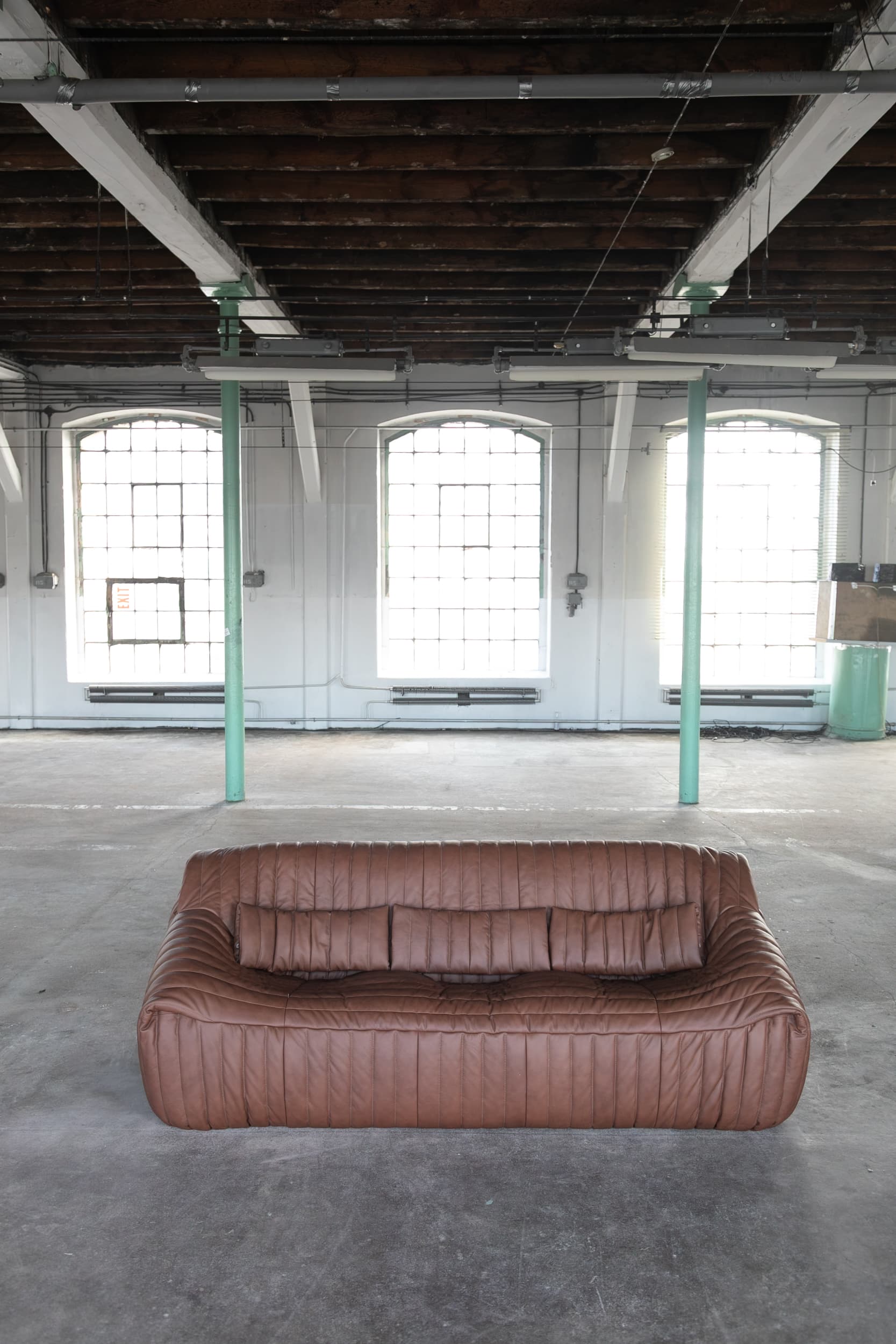 Dwuosobowa sofa Sandra, jasnobrązowa, proj. A. Hiéronimus, Ligne Roset, lata 70. - 157735