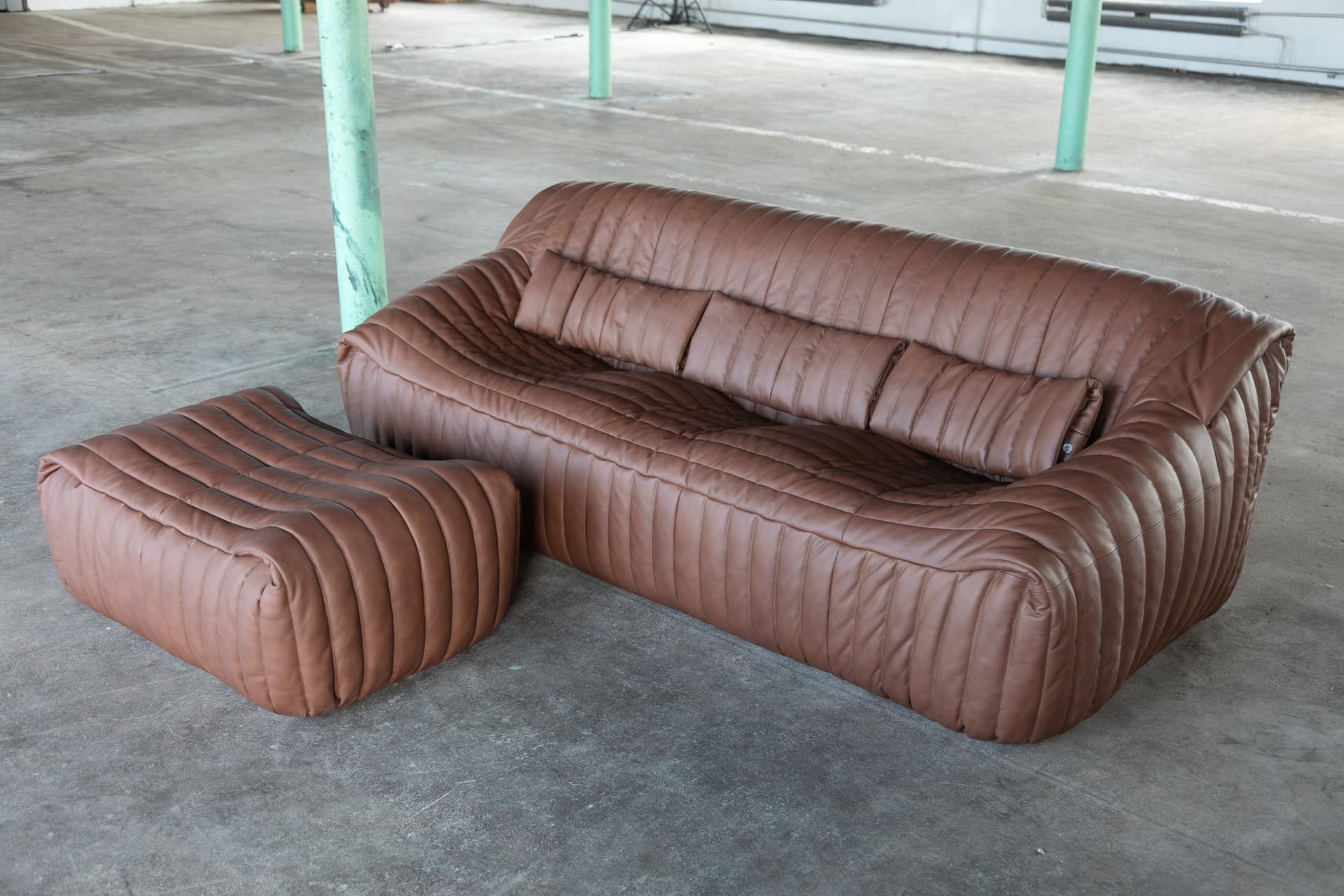 Podnóżek Sandra, jasnobrązowy, proj. A. Hiéronimus, Ligne Roset, lata 70. - 157757