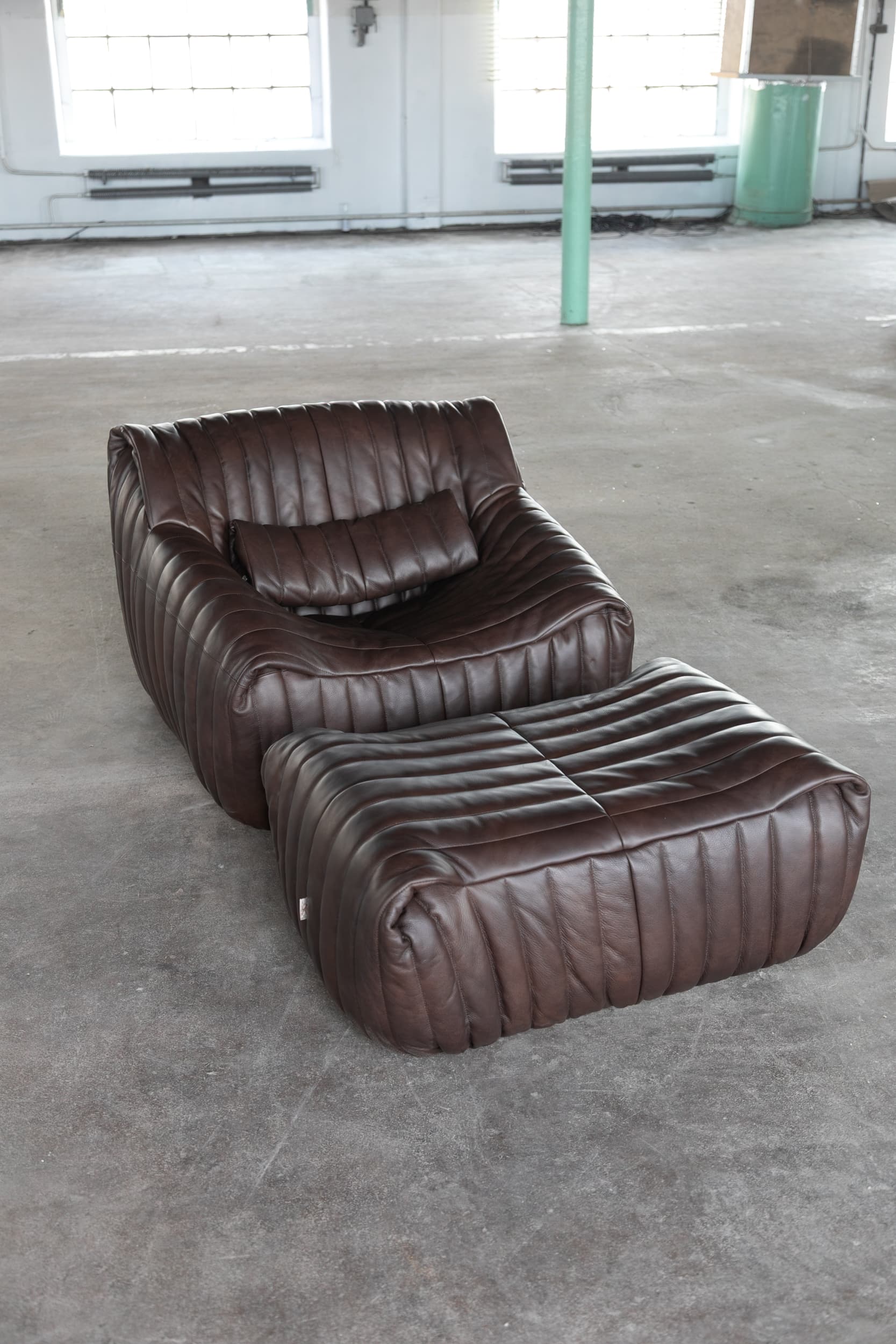 Sofa z podnóżkiem Sandra, brązowa, proj. A. Hiéronimus, Ligne Roset, lata 70. - 157847