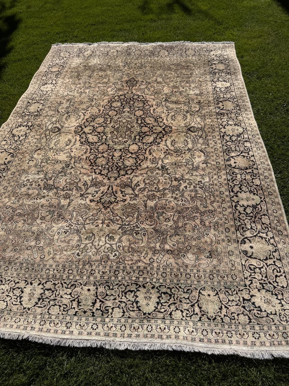 Rug Ghoum, 315x210 cm, beige silk, India, 1990s. - 157950