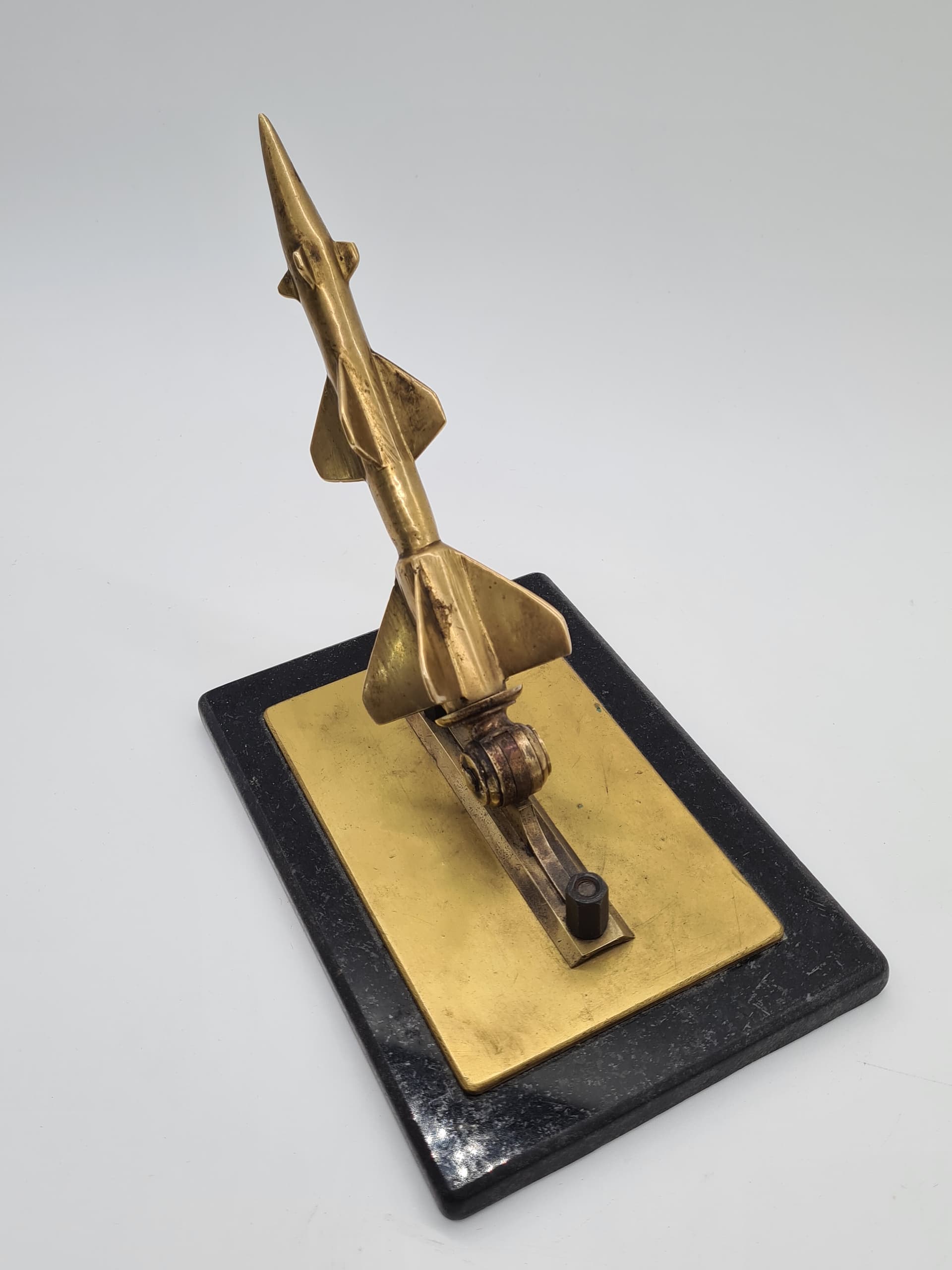 Rocket Sculpture Space Age, golden brass, black marble, 1970s. - 157964