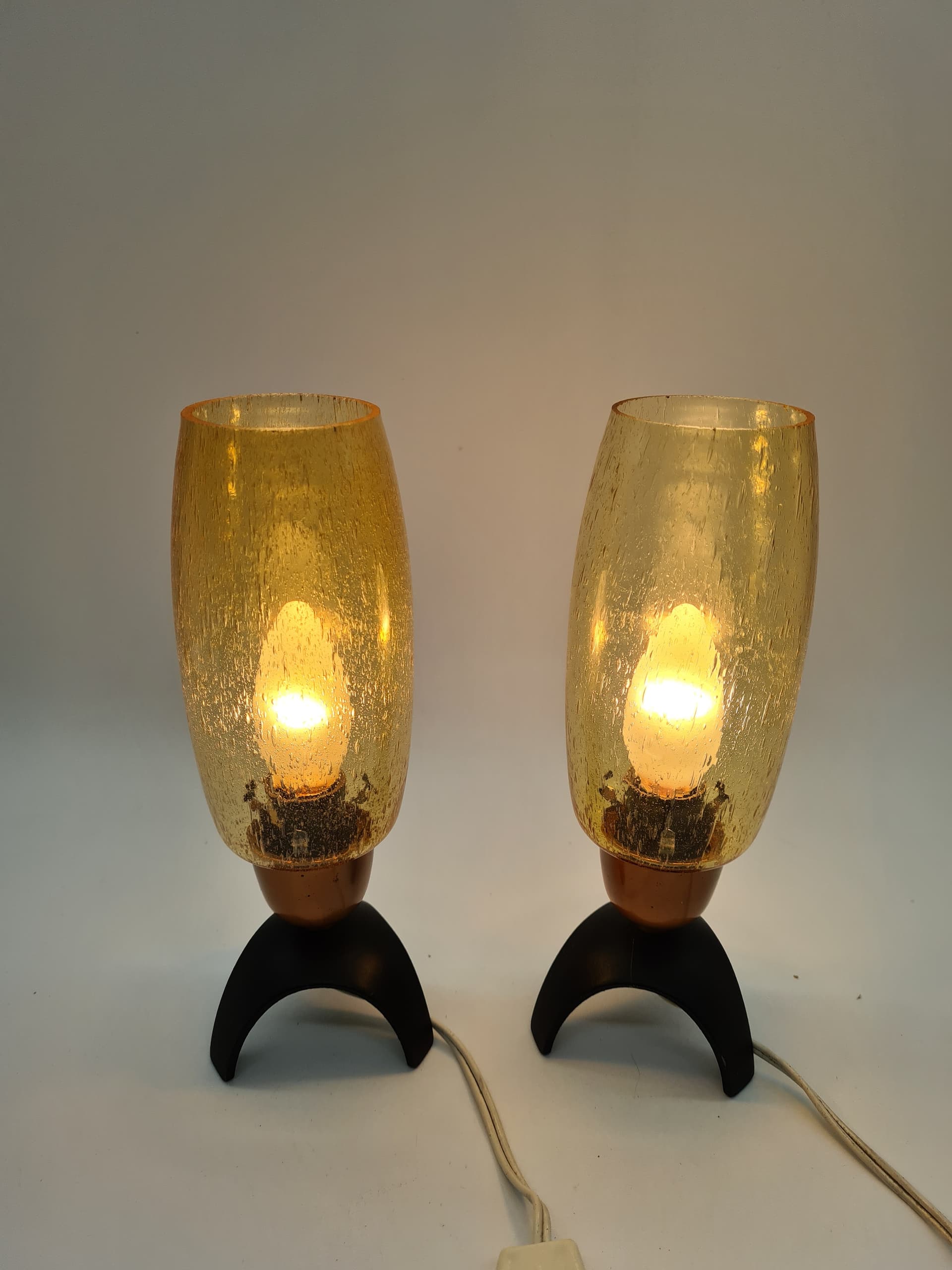 Pair of table lamps, mid-century modern, yellow glass, black metal, Germany, 1960s. - 158000