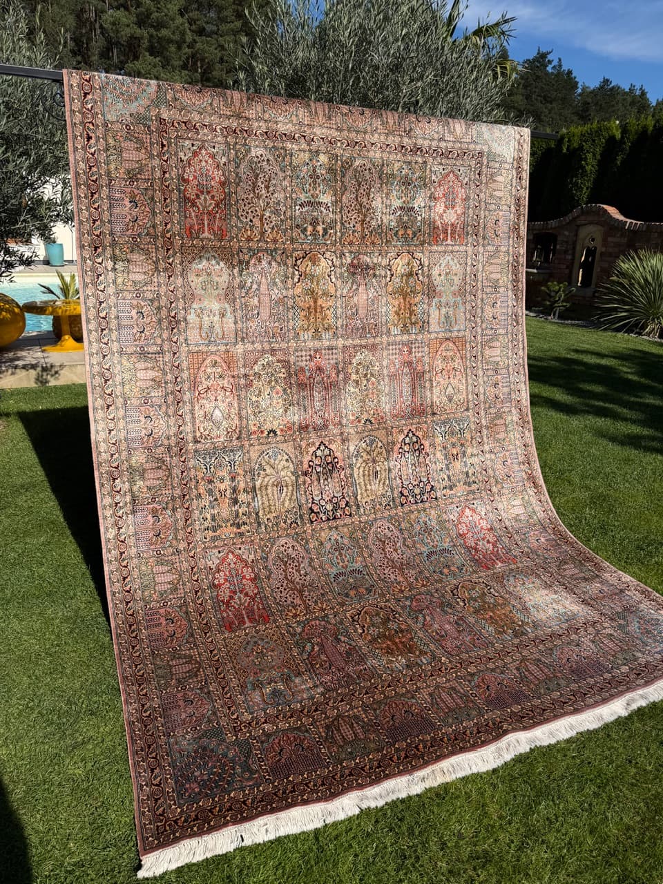 Carpet Ghoum/Qom 325x215 cm, ivory white silk, India, 1990s. - 158075