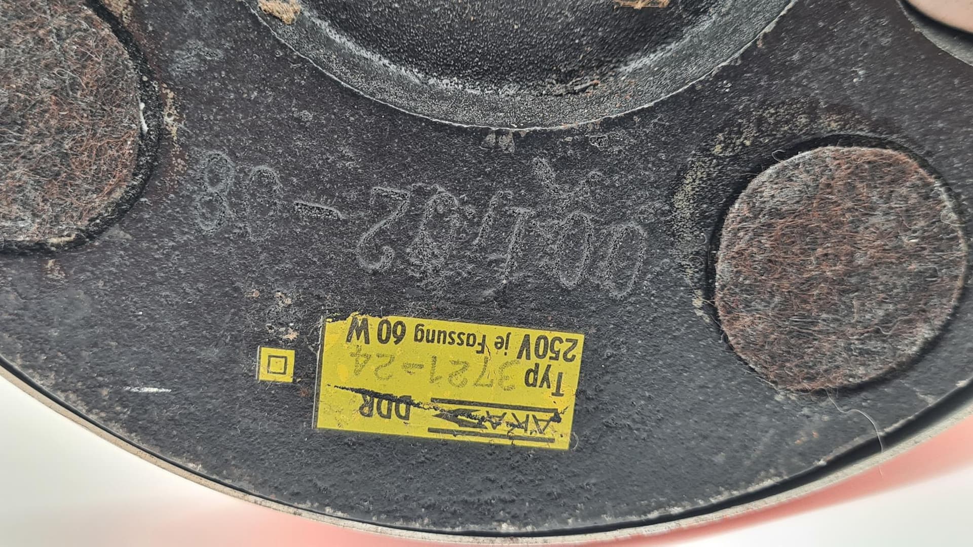 Table lamp, red metal, Aka Leuchten, Germany, 1970s. - 158230