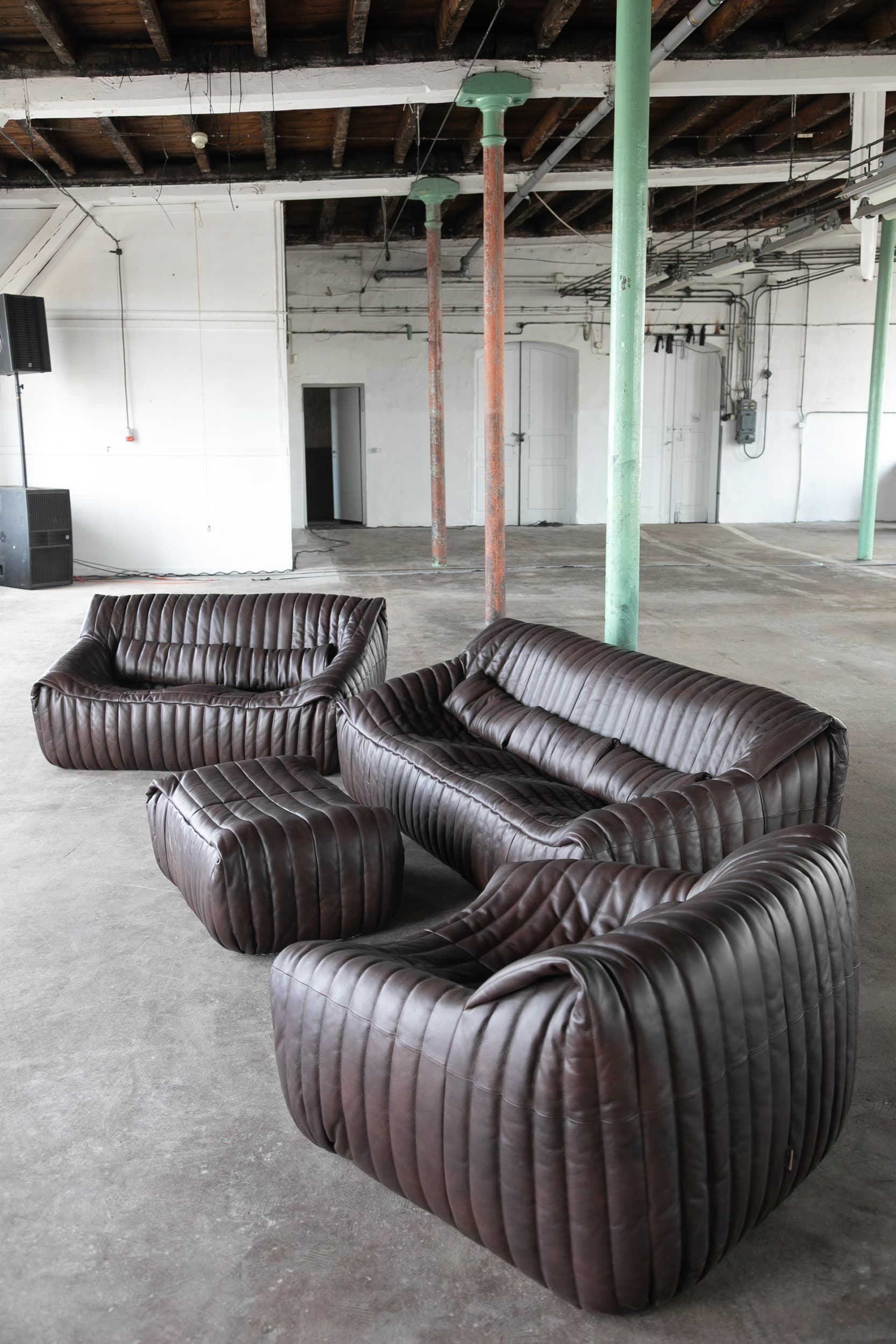 Trzyosobowa sofa z podnóżkiem Sandra, brązowa, proj. A. Hiéronimus, Ligne Roset, lata 70. - 158330