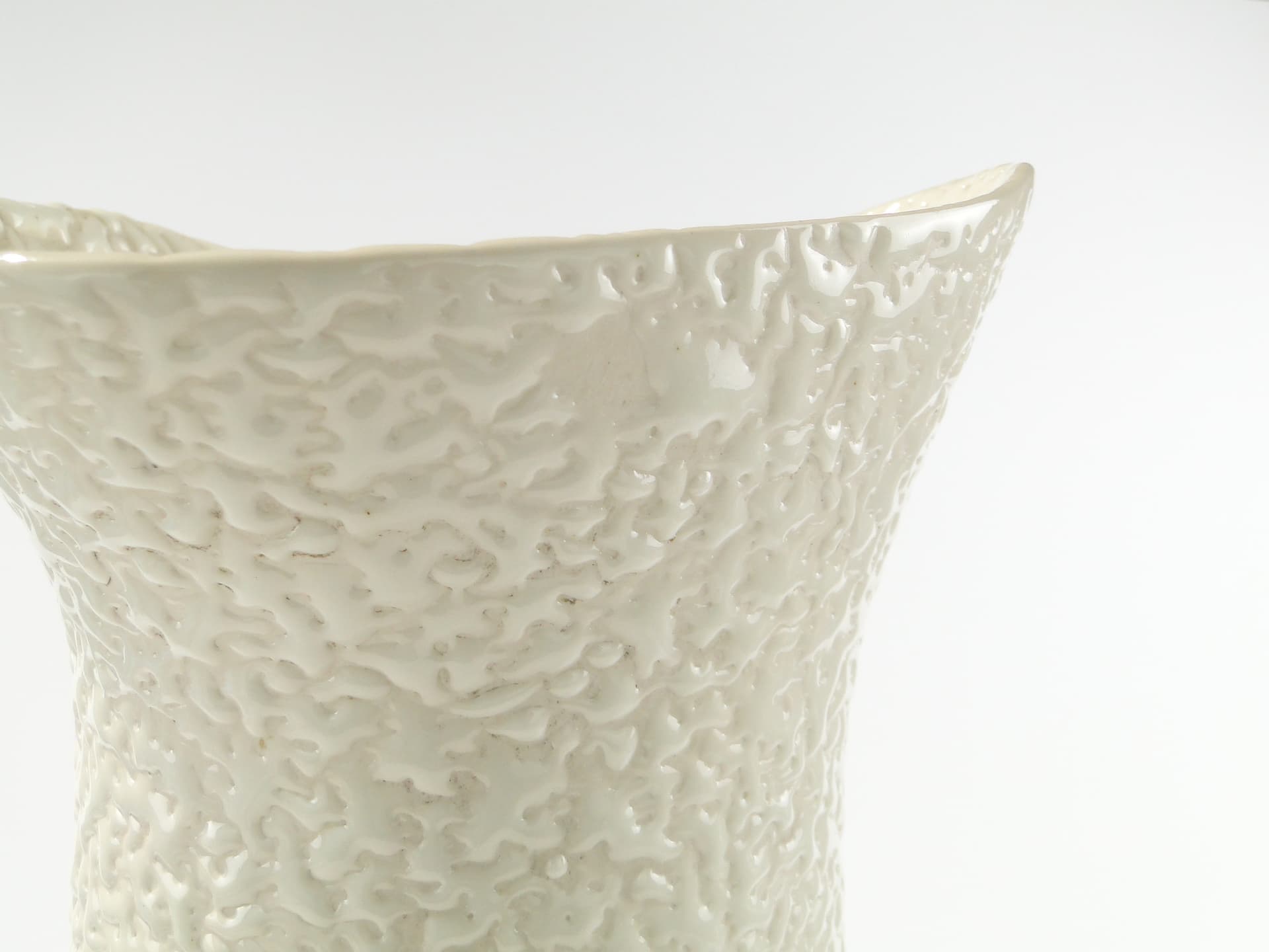 Wazon Noga Słonia, porcelit kość słoniowa, proj. W. Gołajewska, Polska, lata 60. - 158436