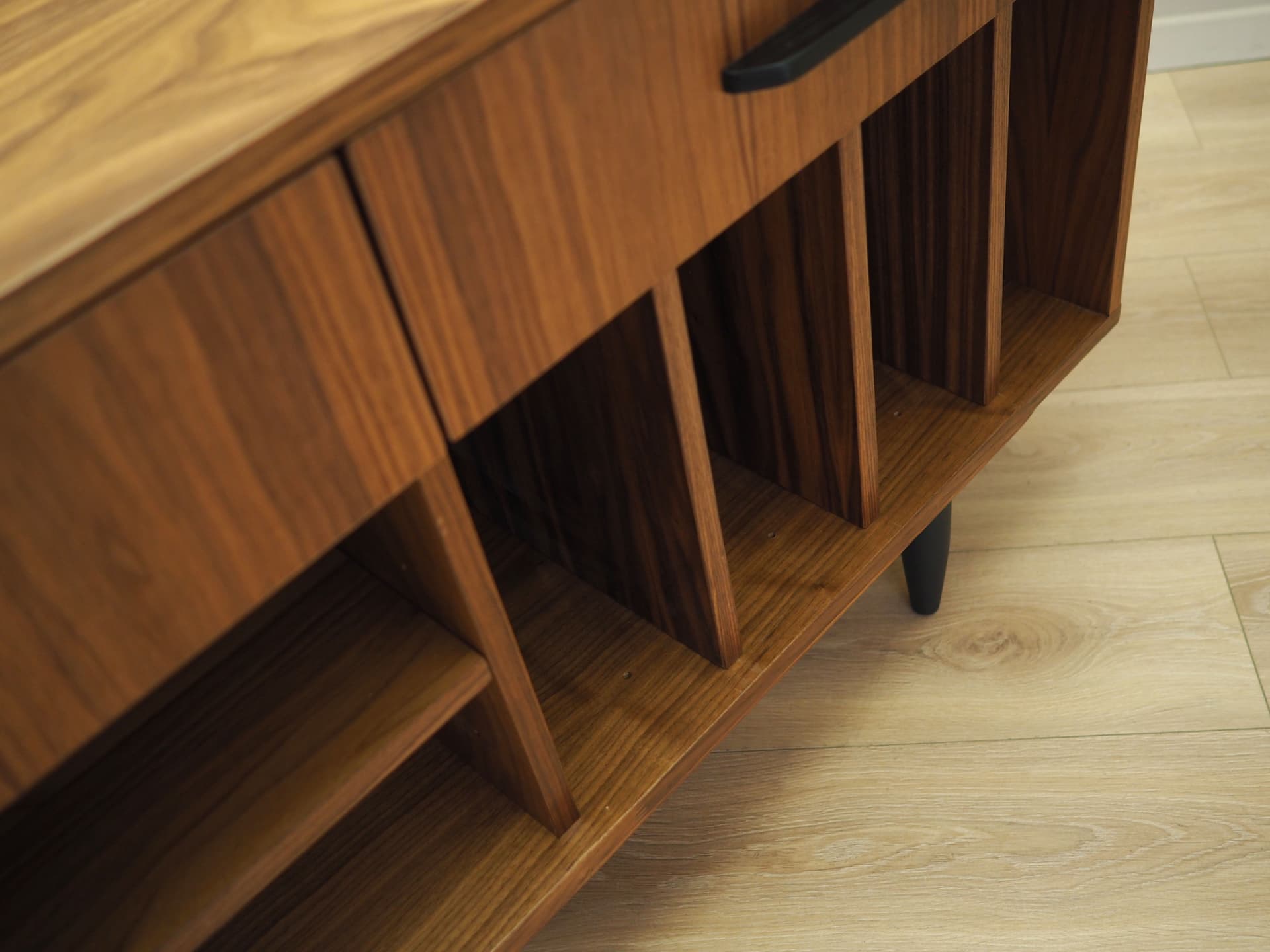 Sideboard skandynawski, orzech brązowy, Polska, lata 60. - 76448