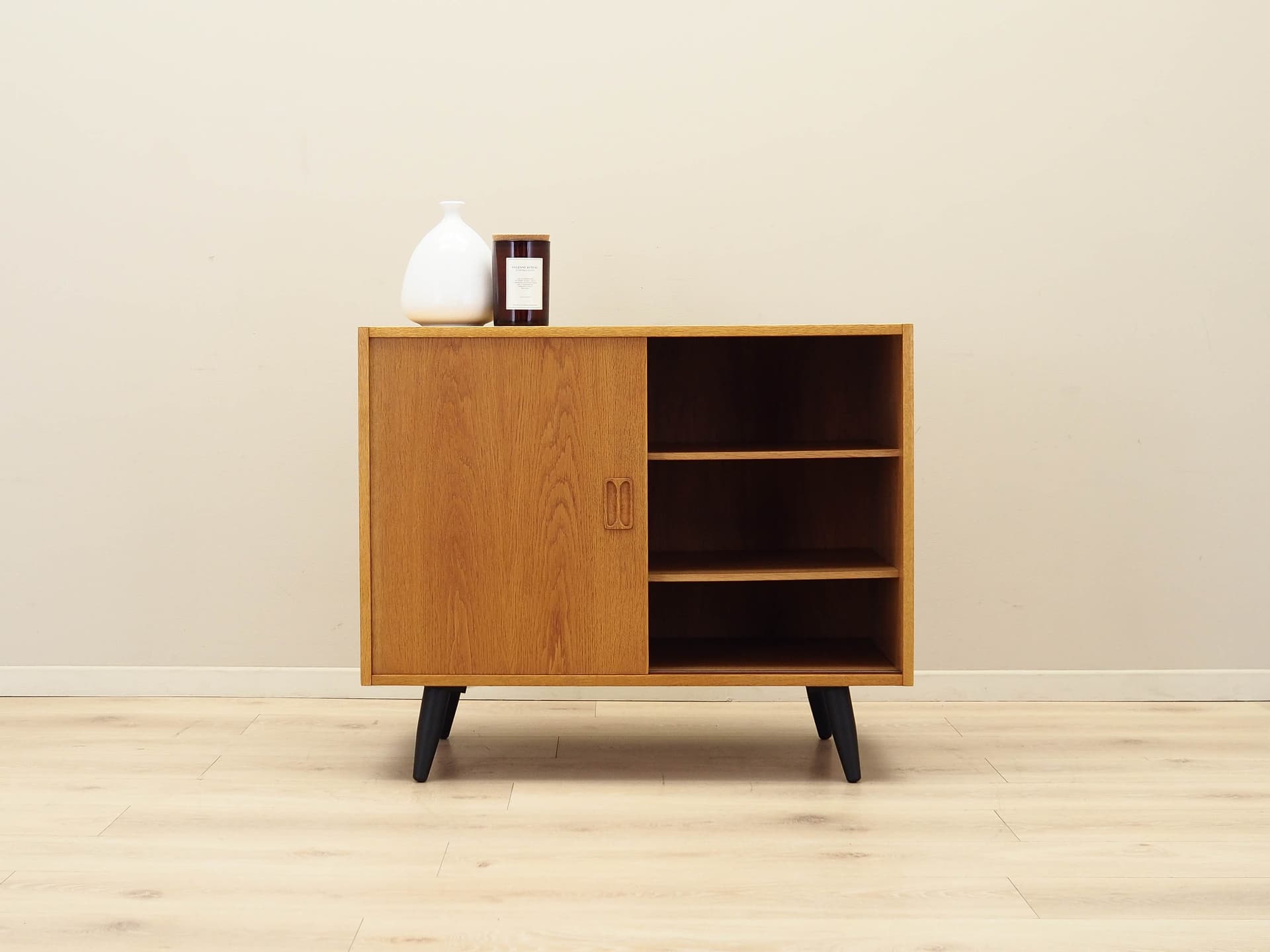 Szafka, jasnobrązowy jesion, Dania, lata 60. - 158647