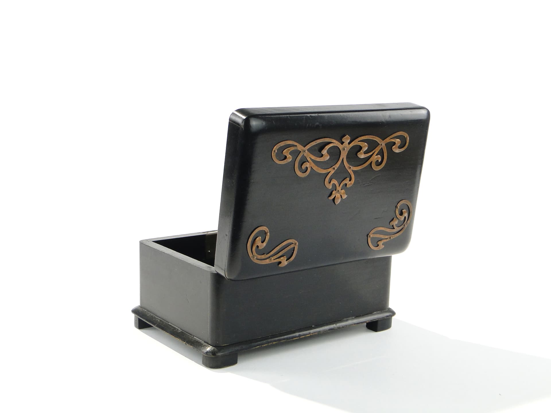 Secesyjna kaseta, Austro-Węgry 1900 - 158723