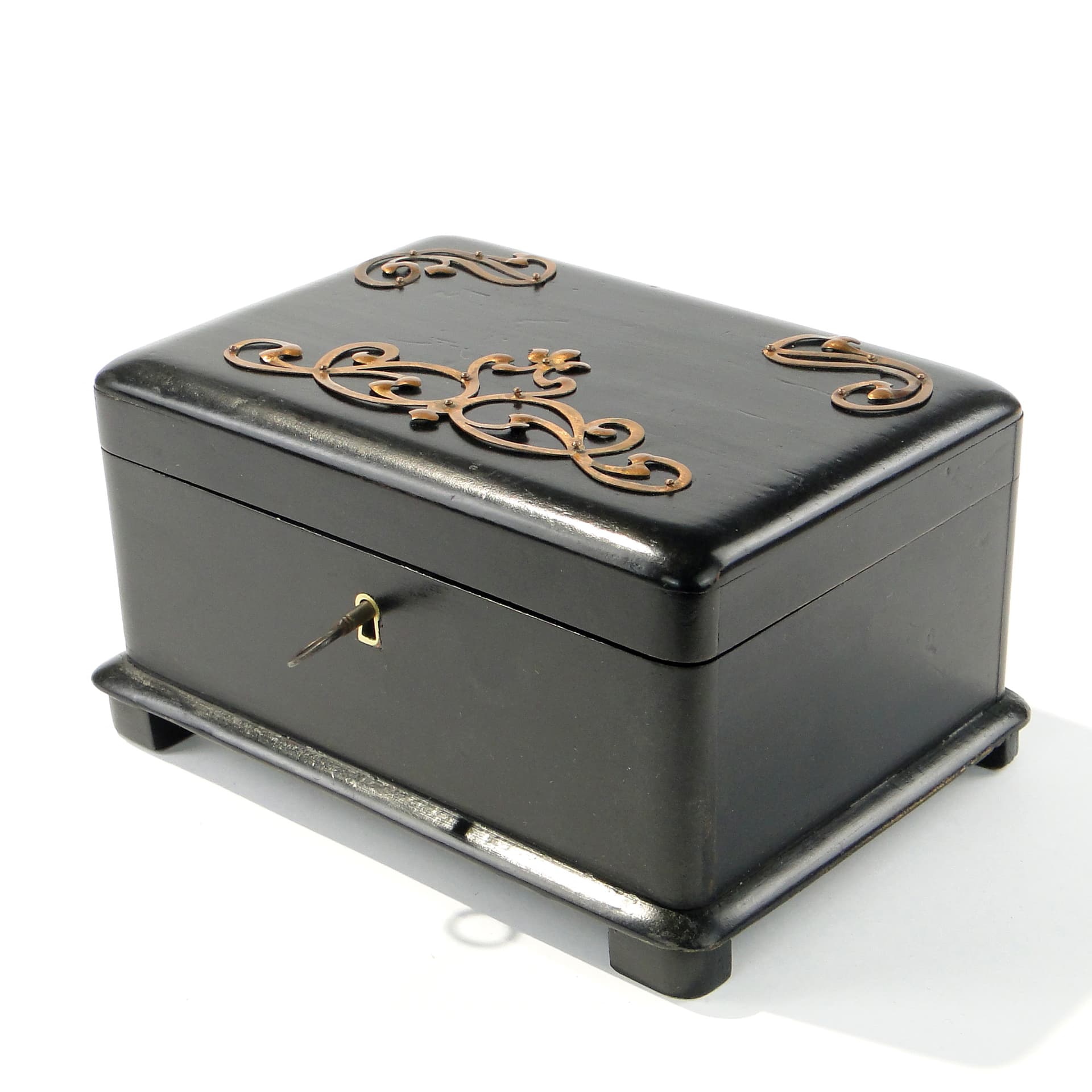 Secesyjna kaseta, Austro-Węgry 1900 - 158722