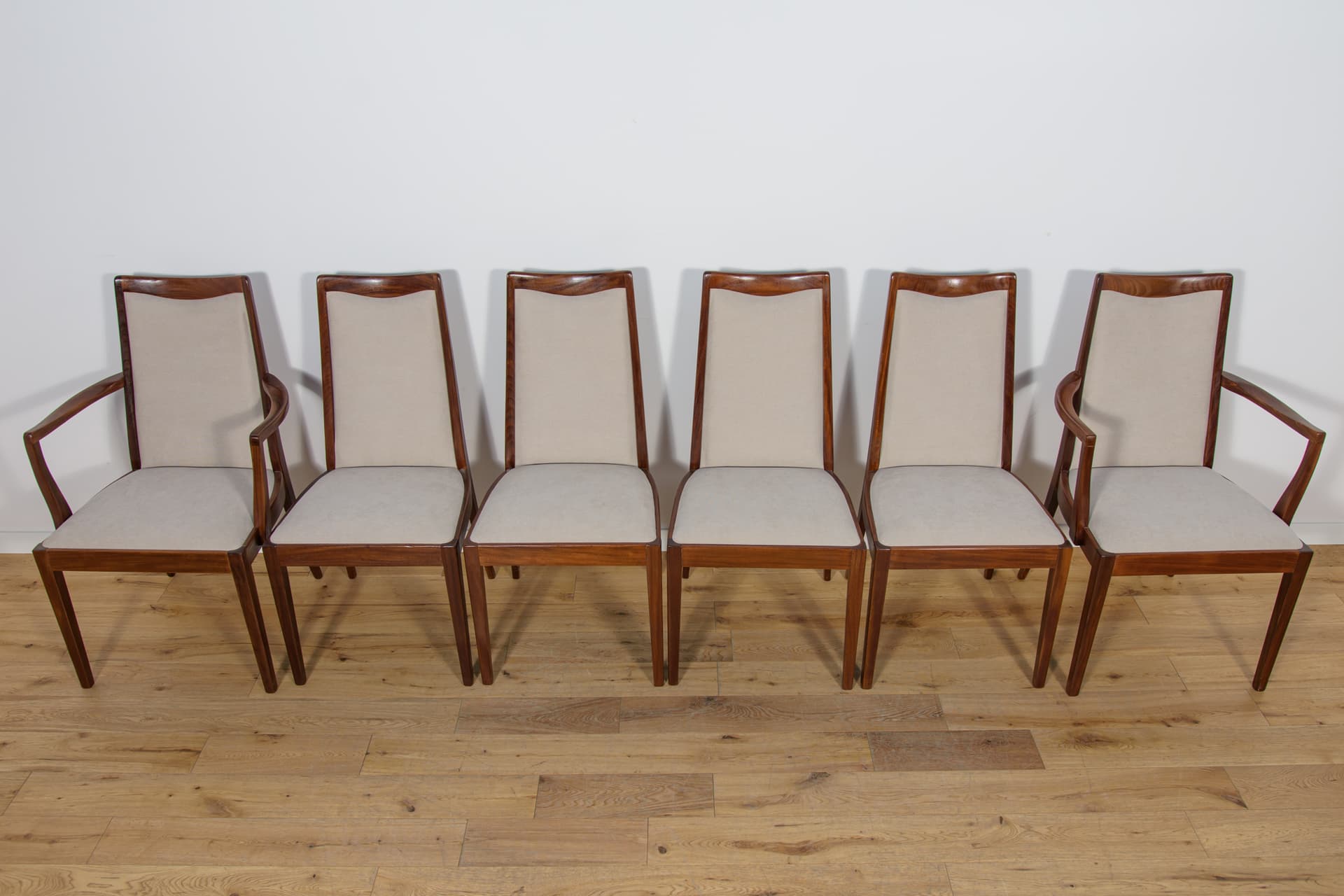 Komplet czterech krzeseł i dwóch foteli, teak kremowy, proj. L. Dandy, G-Plan, Wielka Brytania, lata 60. - 158969