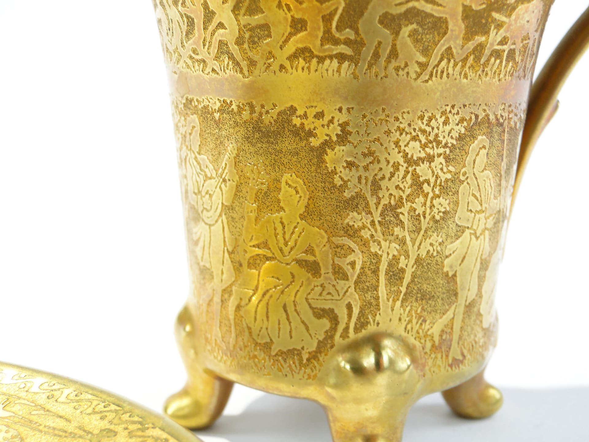 Złota filiżanka do czekolady na 4 nóżkach, D.W. Porzellan Karlsbader Wertarbeit, Niemcy, lata 20. - 159012