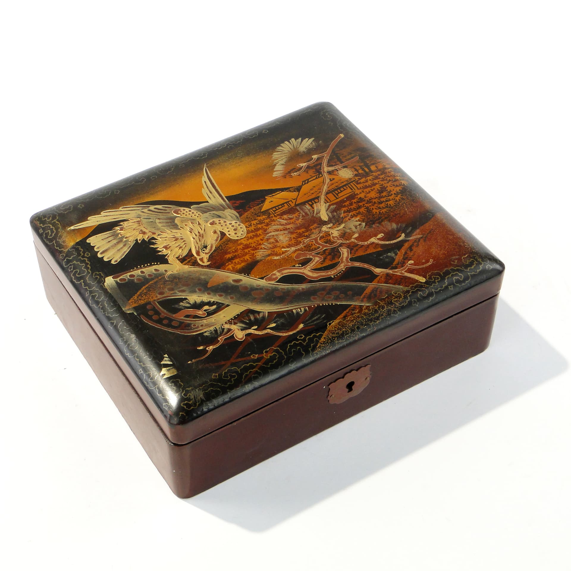 Orientalne pudełko z laki, z motywem orła, Japonia. - 159103