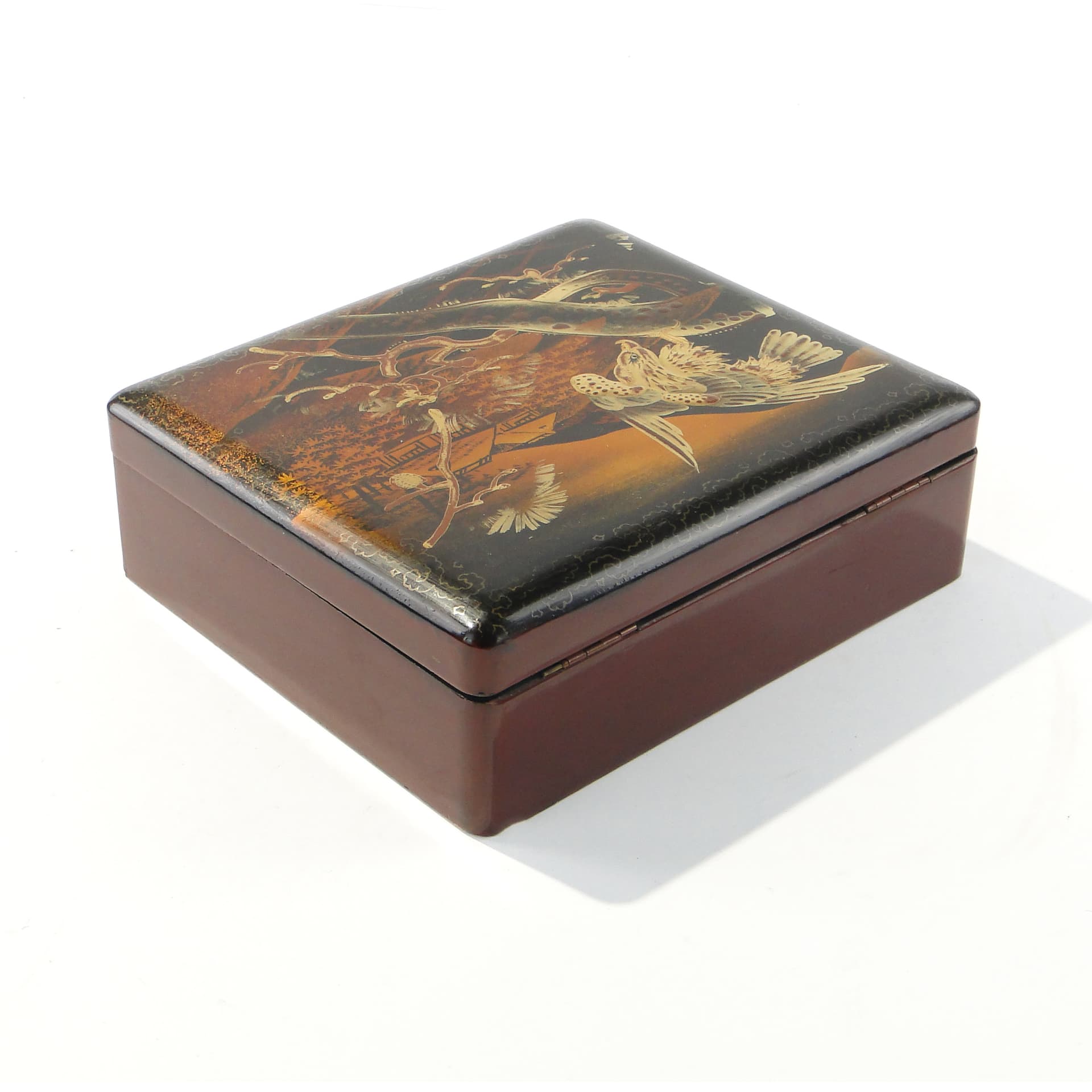 Orientalne pudełko z laki, z motywem orła, Japonia. - 159109