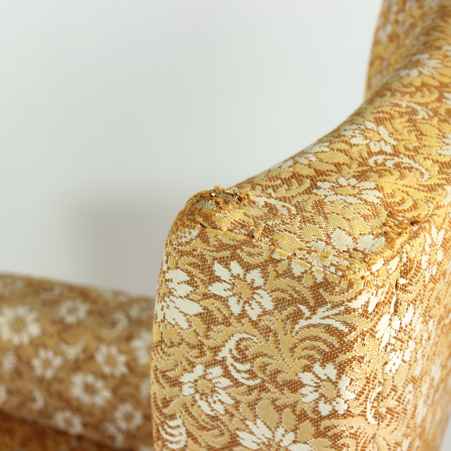 Fotel wingchair żółty, TON, Czechosłowacja, lata 60. - 159427