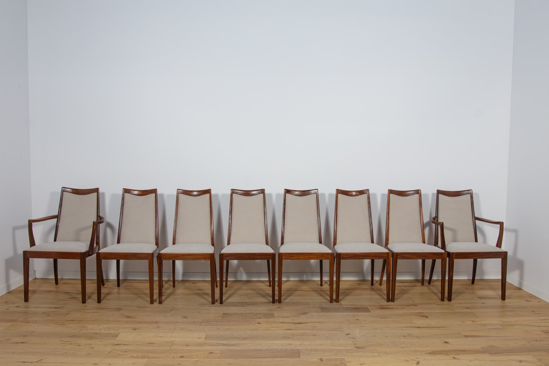 Komplet sześciu krzeseł i dwóch foteli, teak, kremowy, proj. L. Dandy, G-Plan, Wielka Brytania, lata 60. - 159581