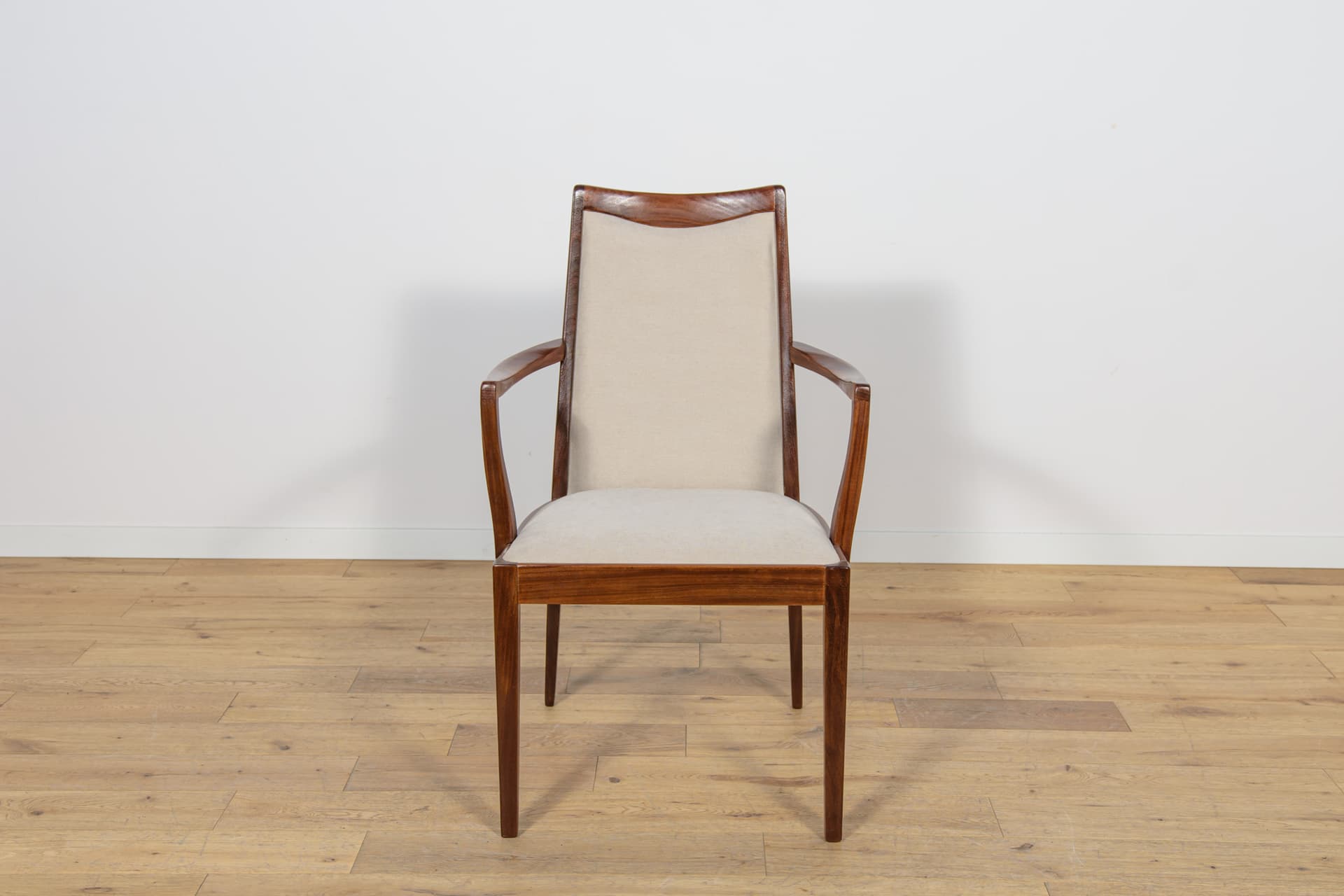 Komplet sześciu krzeseł i dwóch foteli, teak, kremowy, proj. L. Dandy, G-Plan, Wielka Brytania, lata 60. - 159589