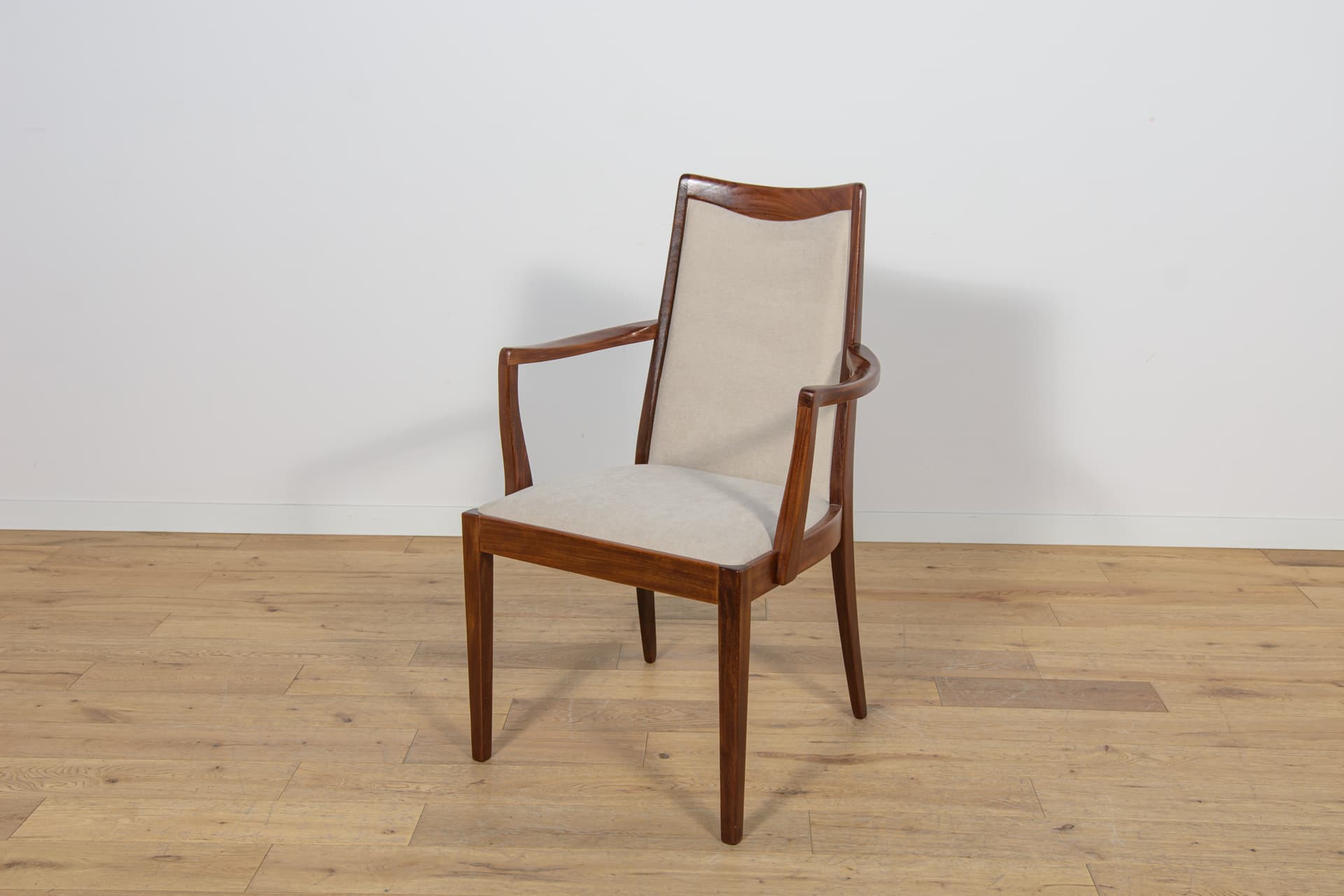 Komplet sześciu krzeseł i dwóch foteli, teak, kremowy, proj. L. Dandy, G-Plan, Wielka Brytania, lata 60. - 159590