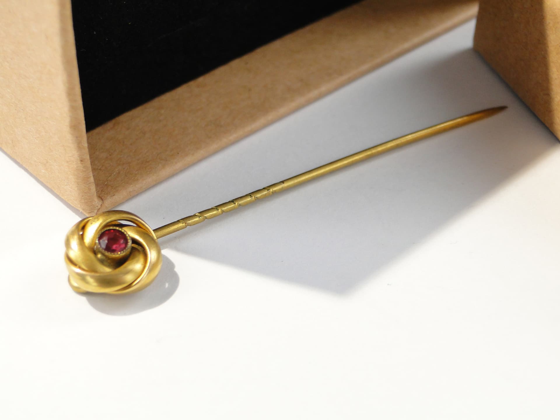 Szpilka dekoracyjna, secesja, mosiądz złoty, Europa, początek XX w. - 159637