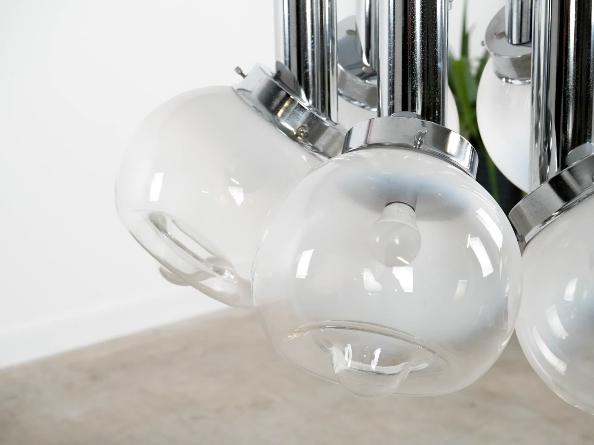 Żyrandol, chromowany metal, szkło dymione, Włochy, lata 70. - 159685