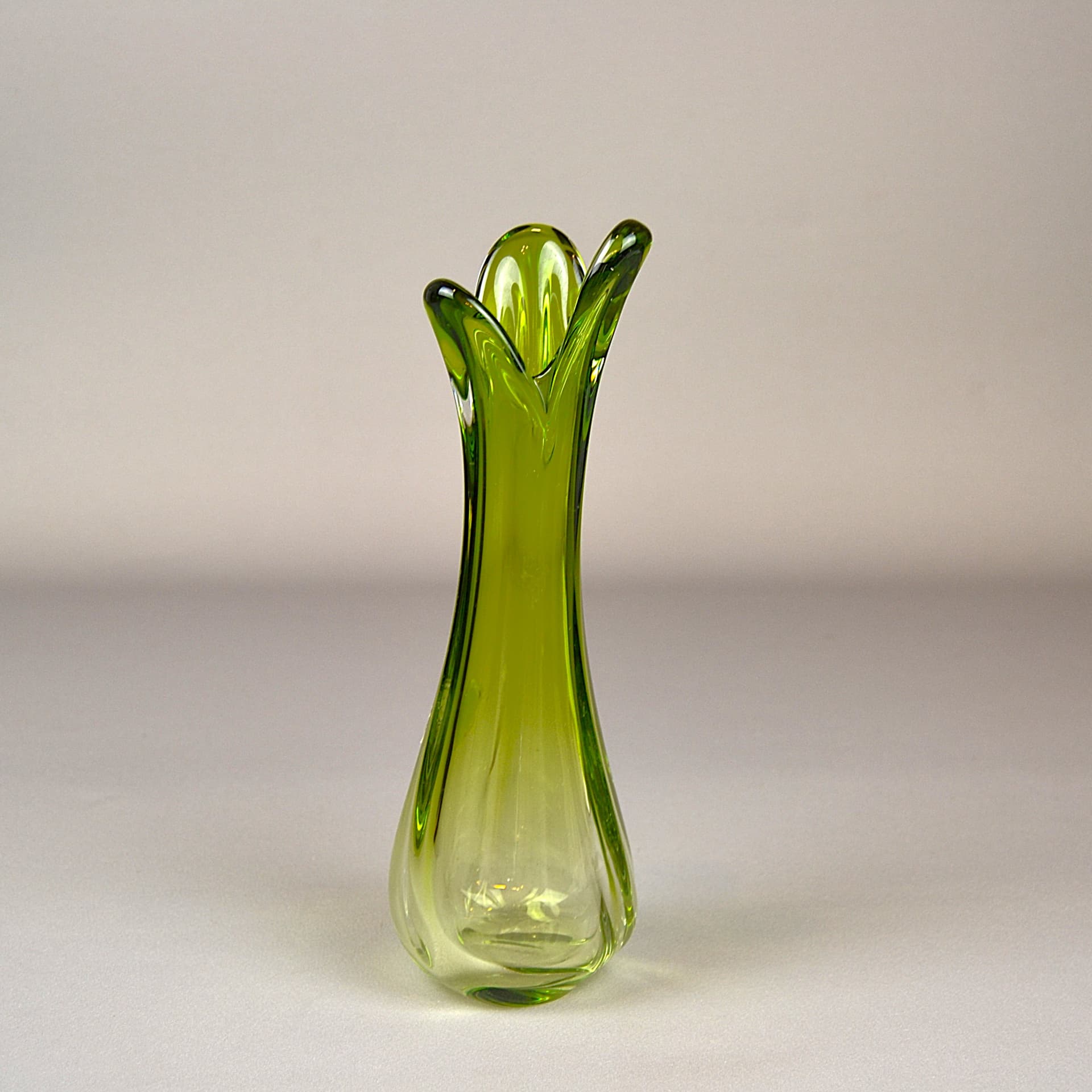 Wazon, oliwkowy, kryształ, Val St-Lambert, Belgia, lata 70. - 1201