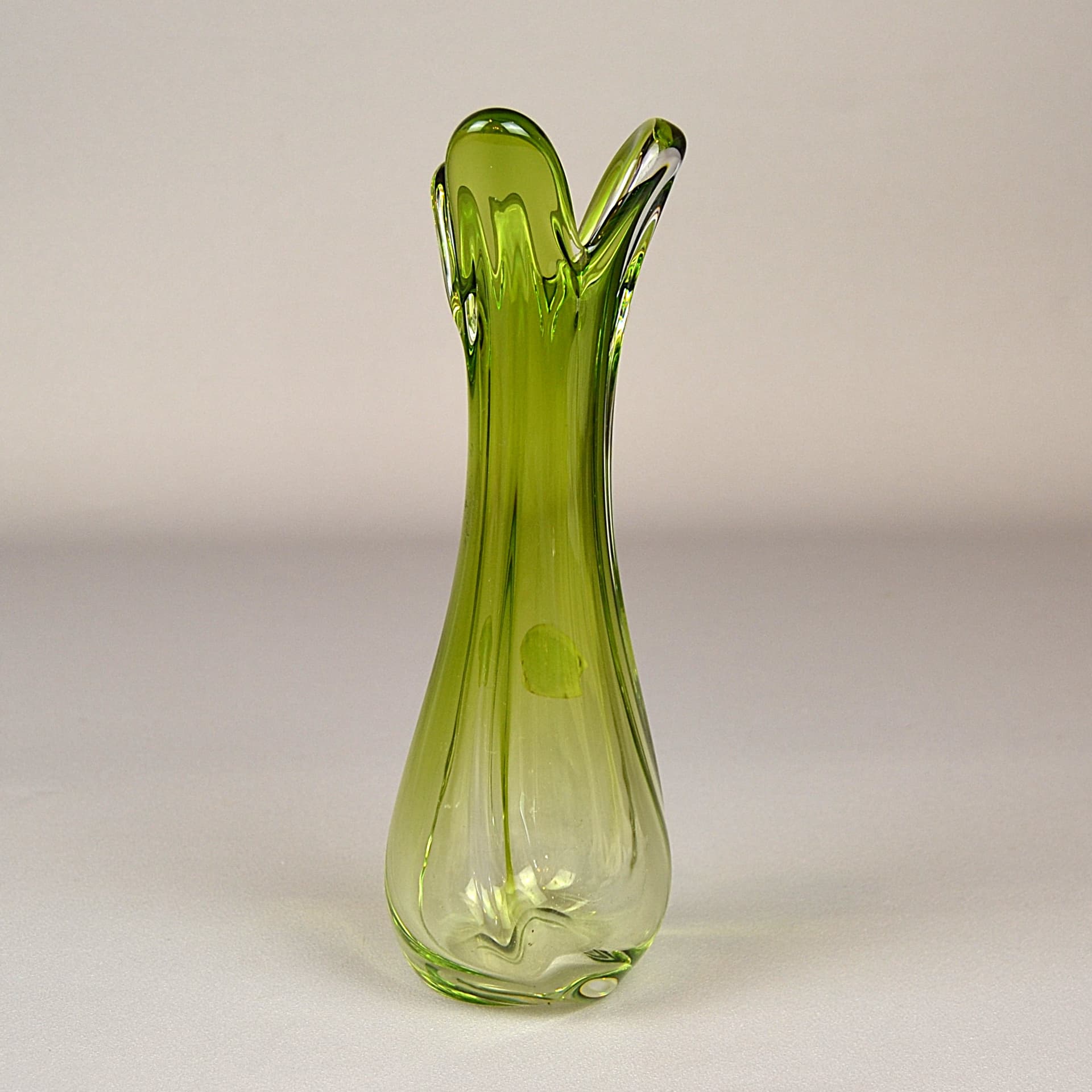 Wazon, oliwkowy, kryształ, Val St-Lambert, Belgia, lata 70. - 1199