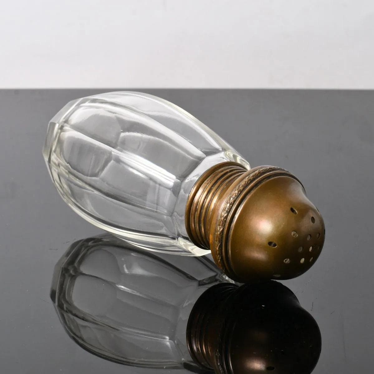 Sugar Bowl, transparent crystal glass, France, early 20th c. - 160211