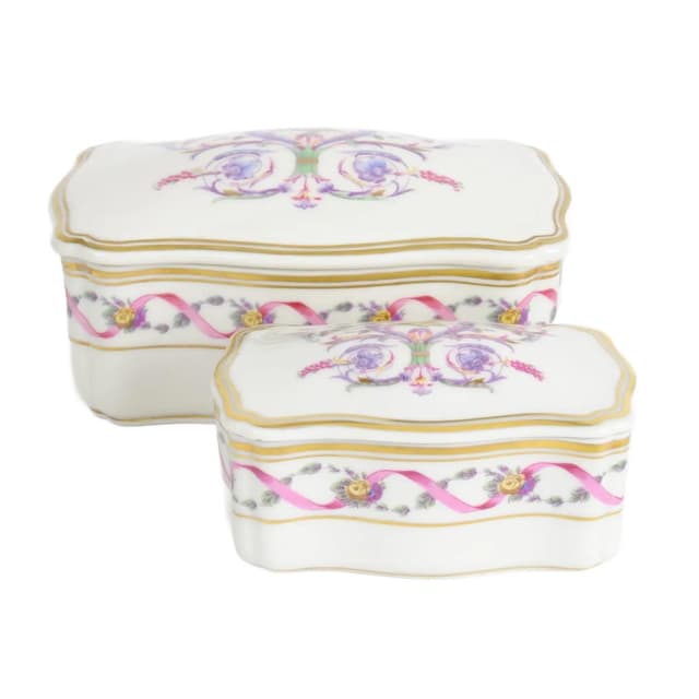 Pair of trinket boxes, white porcelain, Richard Ginori, Italy, 1960s. - DIMENSION