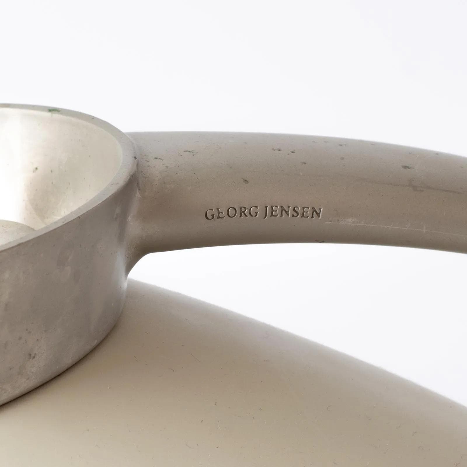 Thermal jug Quack, beige plastic, grey metal, by M. Berntsen, Georg Jensen, Denmark, 1990s. - 160592