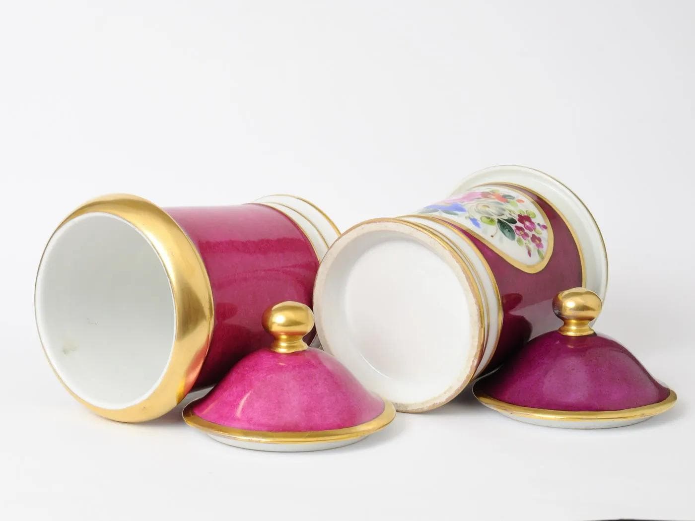 Pair of Empire Decorative Containers, multicolor porcelain, France, 19th c. - 160481