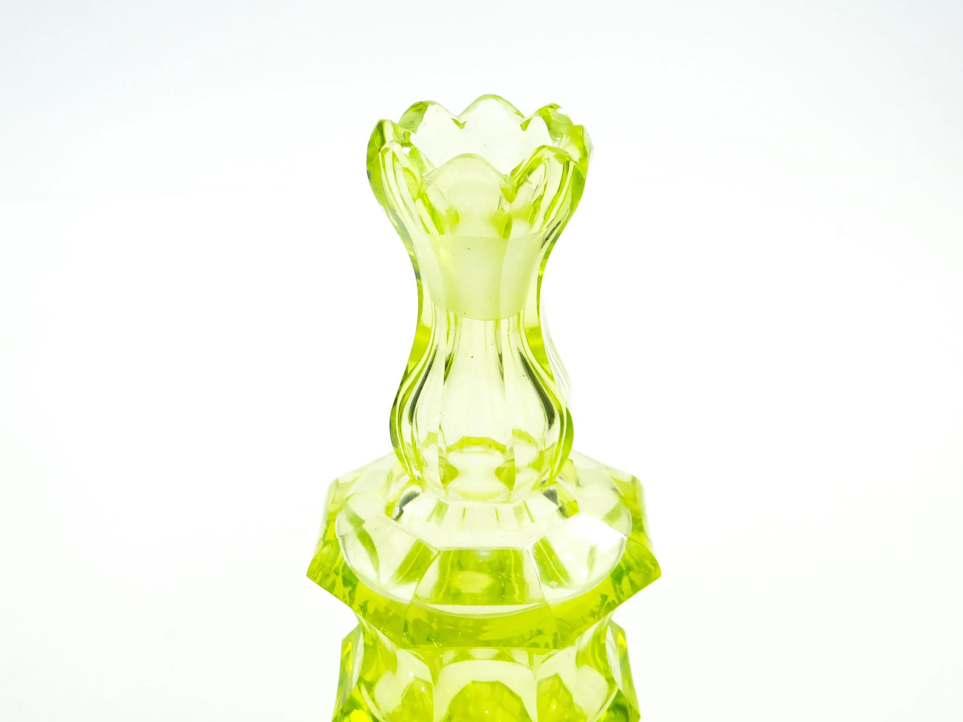 Karafka biedermeier, zielony, szkło uranowe, Austria, lata 30. - 160697