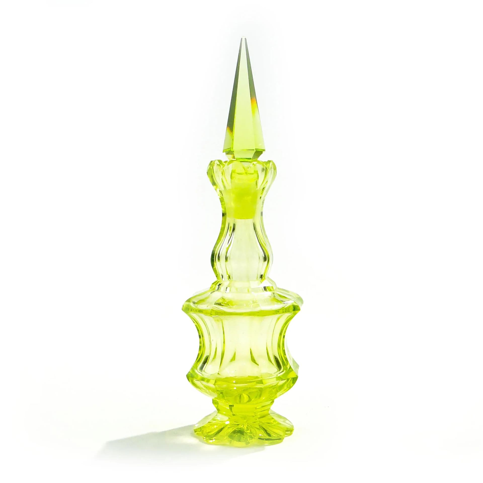 Karafka biedermeier, zielony, szkło uranowe, Austria, lata 30. - 160691