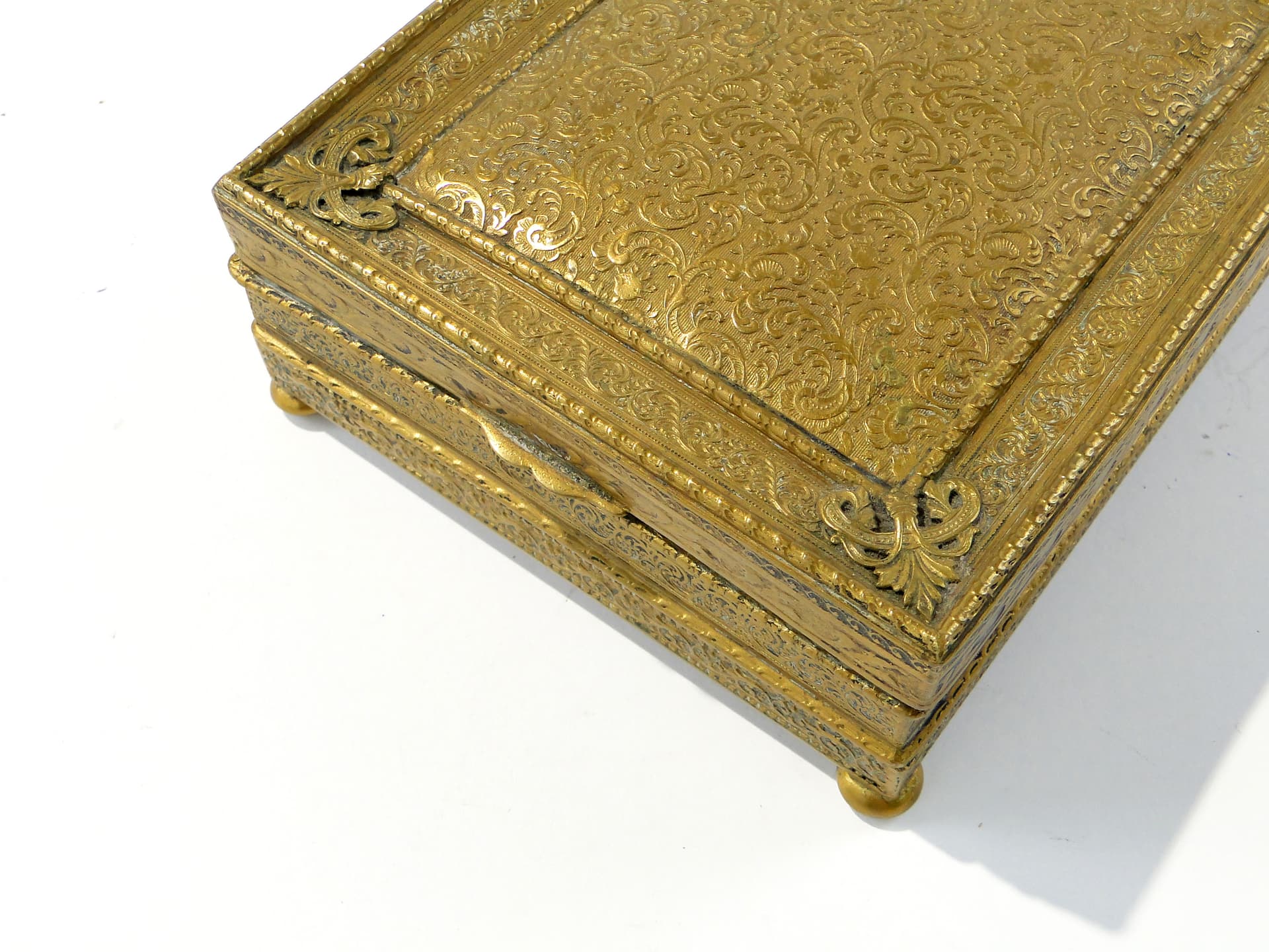 Francuskie, złocone pudełko na biżuterię - 160987