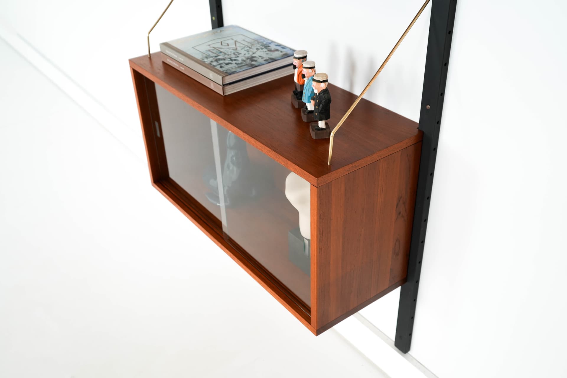 Regał systemowy, tek, metal czarny, szkło transparentny, Dania, lata 60. - 161047