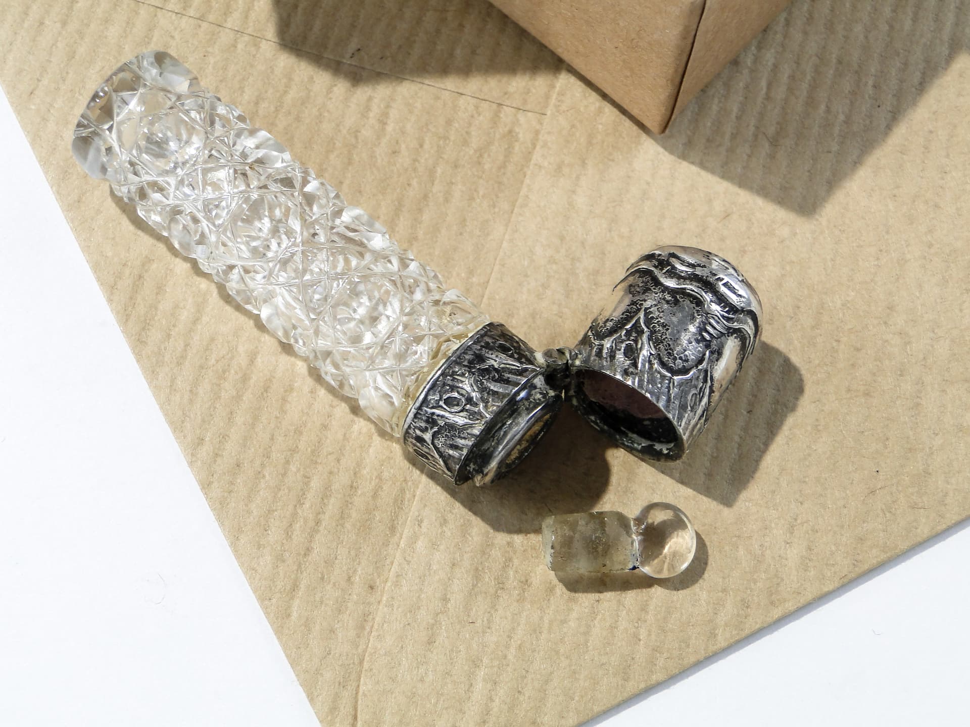 Perfume bottle, transparent crystal, silver, Germany, 19th c. - 161076