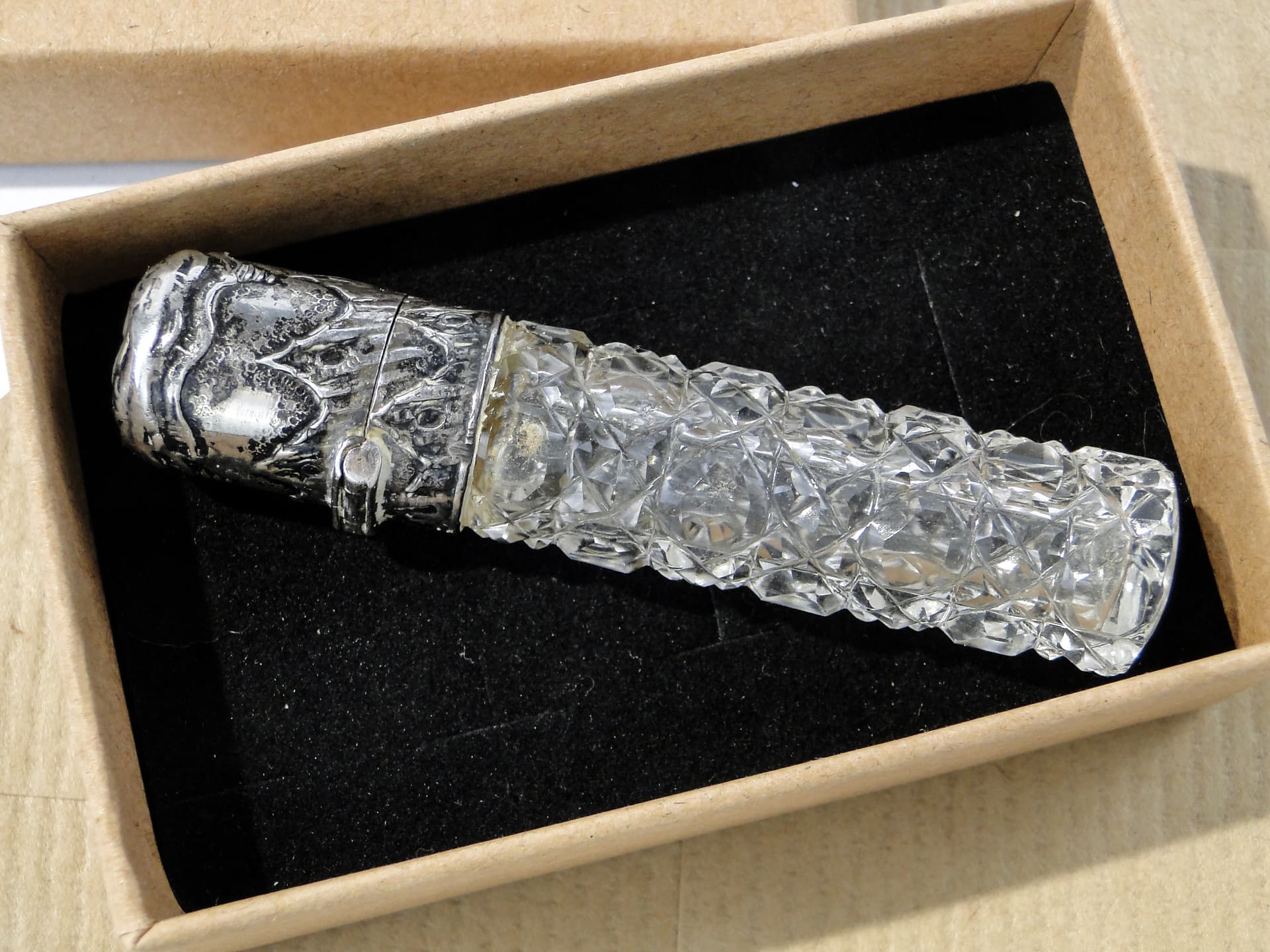 Perfume bottle, transparent crystal, silver, Germany, 19th c. - 161070